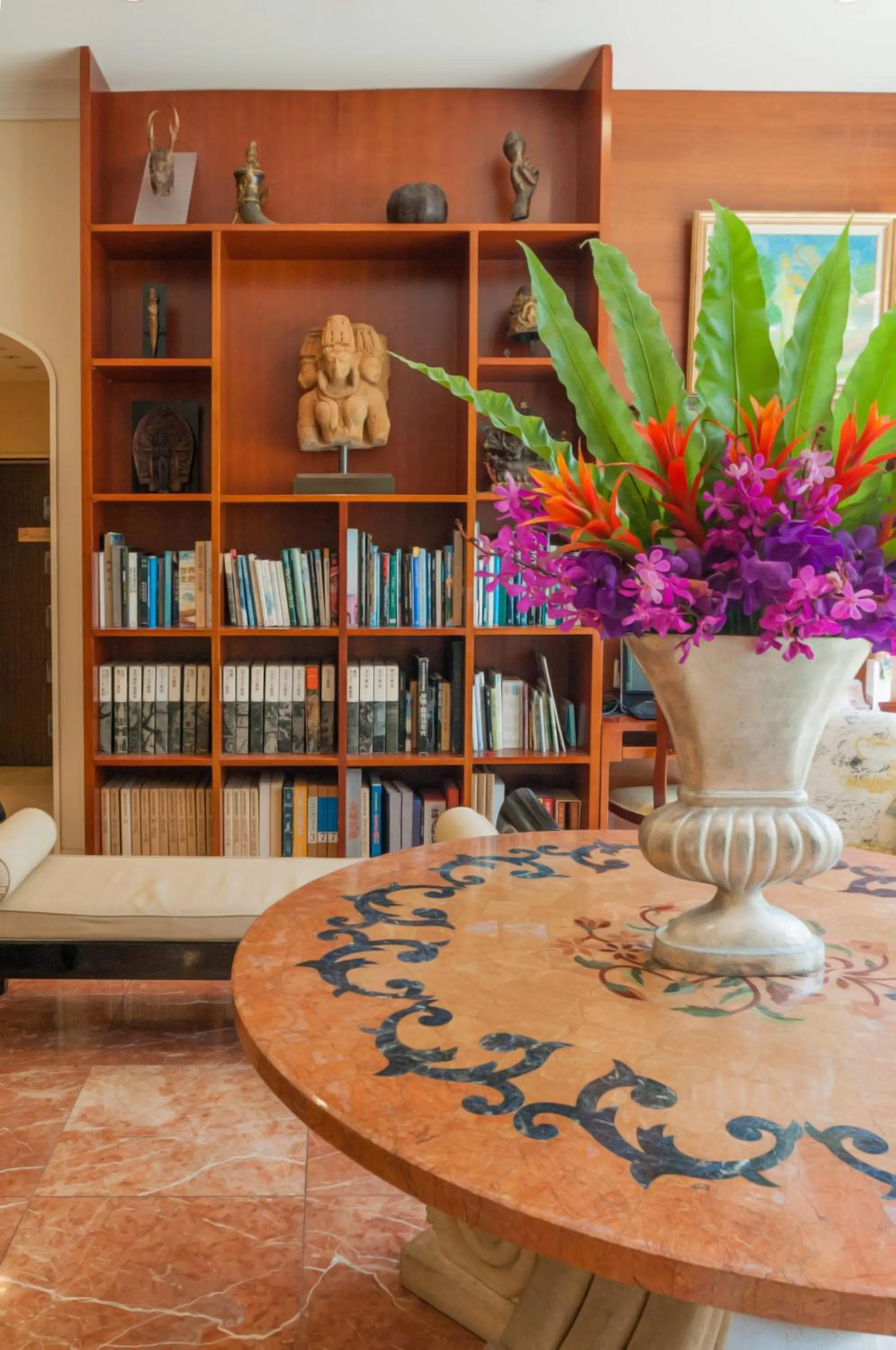 Library in Hotel Palm Royal Resort Kokusai Street