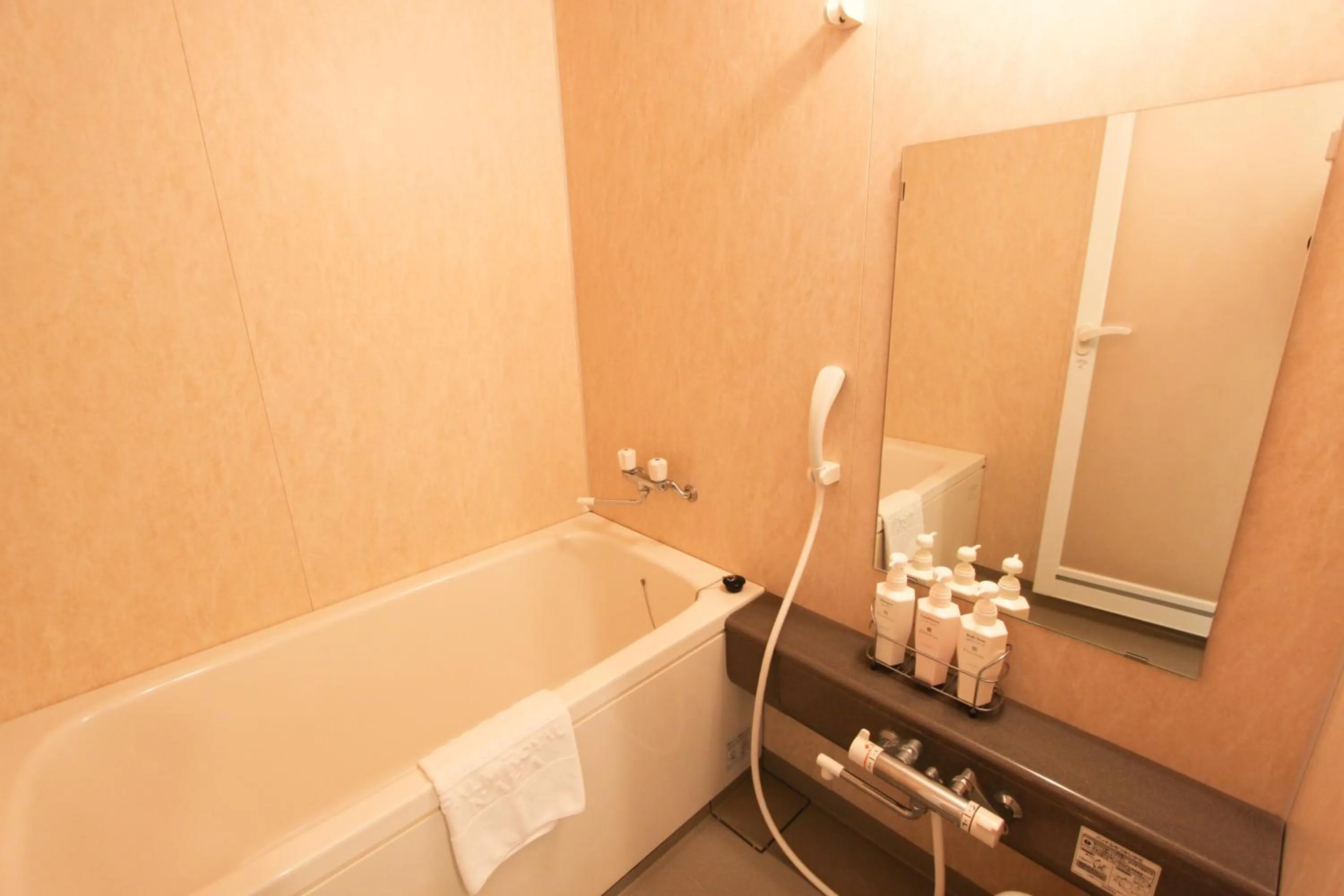 Corner Twin Room - Non-Smoking in Hotel Palm Royal Resort Kokusai Street