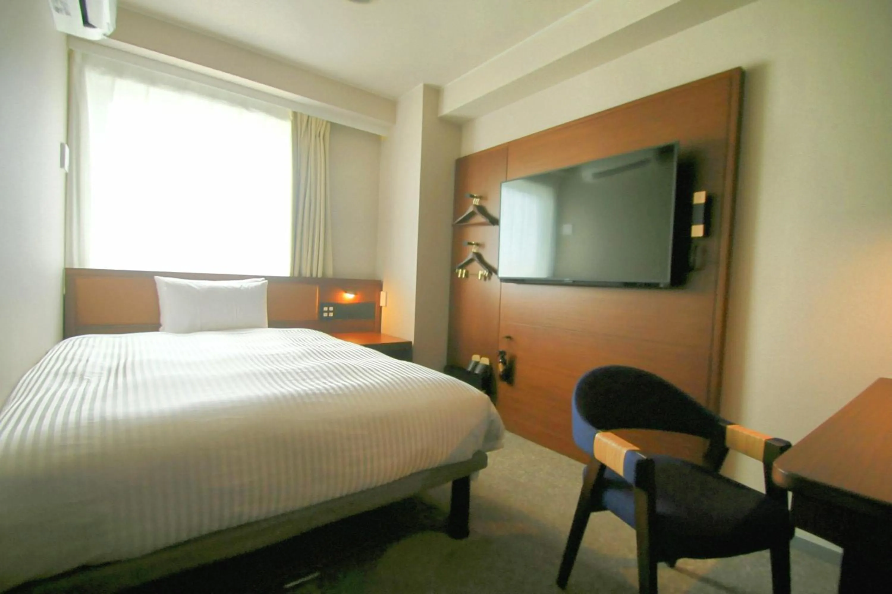 Photo of the whole room, Bed in Hotel Palm Royal Resort Kokusai Street