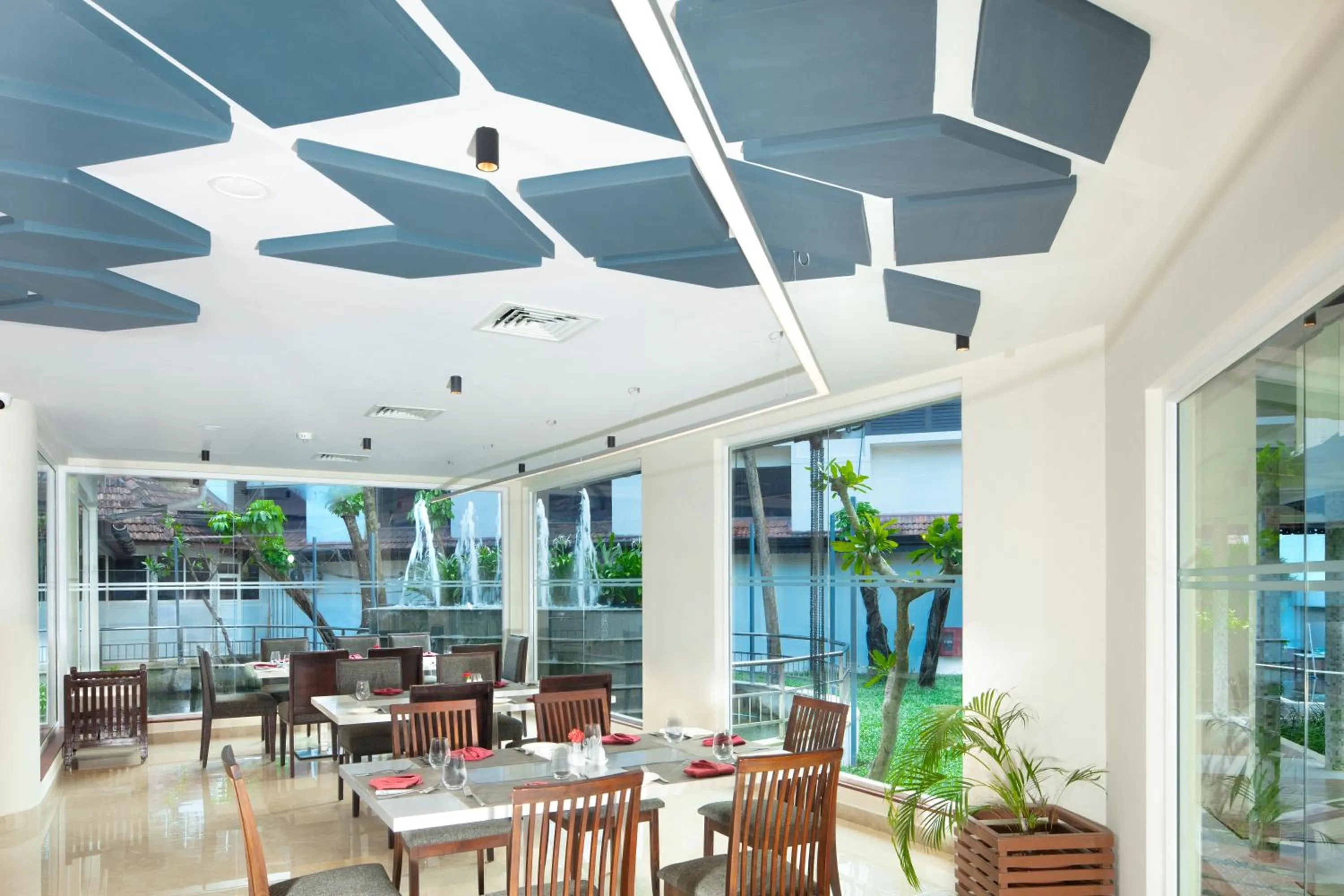 Restaurant/places to eat in Ramada Resort by Wyndham Kochi