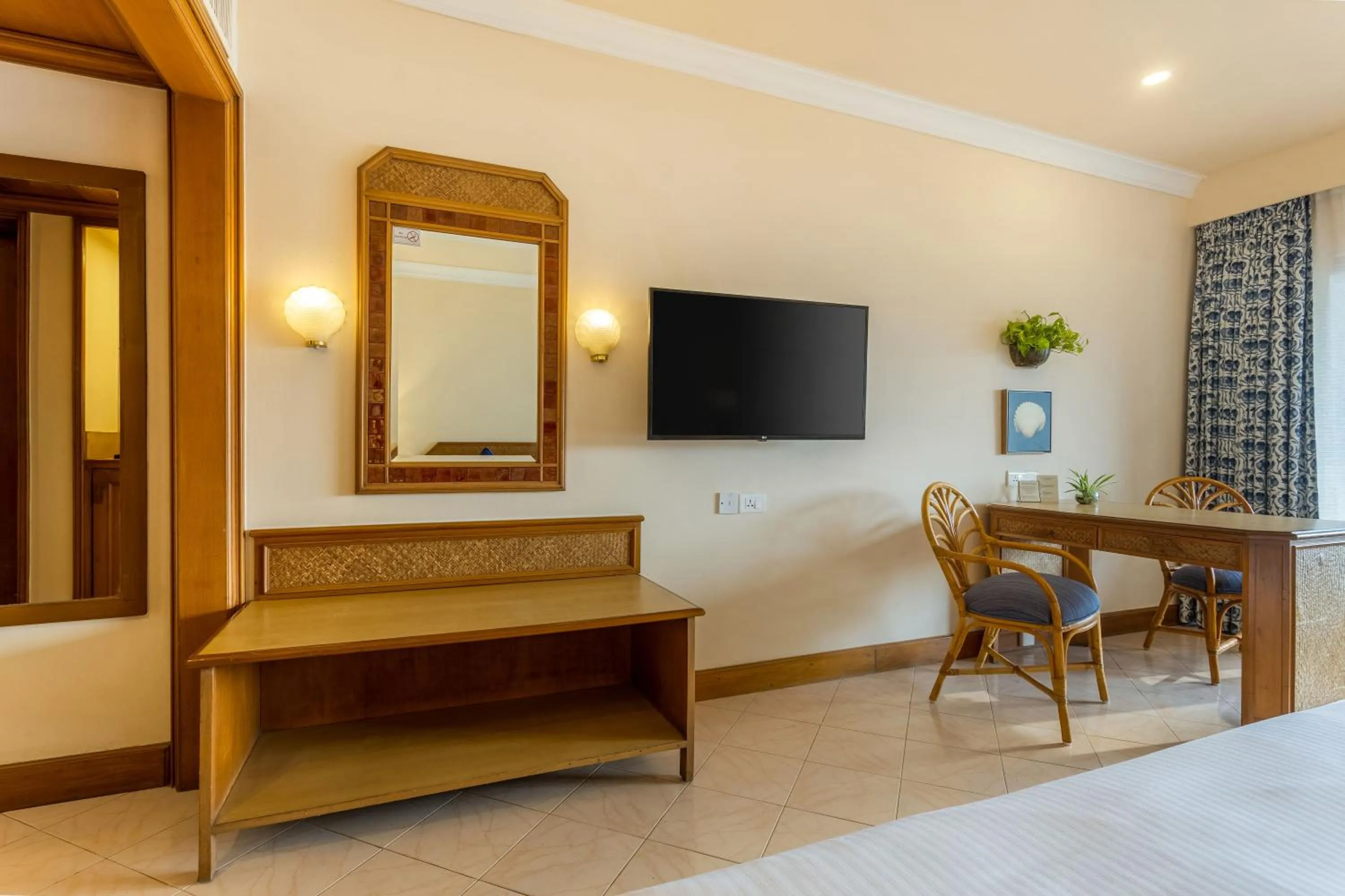 Sea view, Bed in Bogmallo Beach Resort