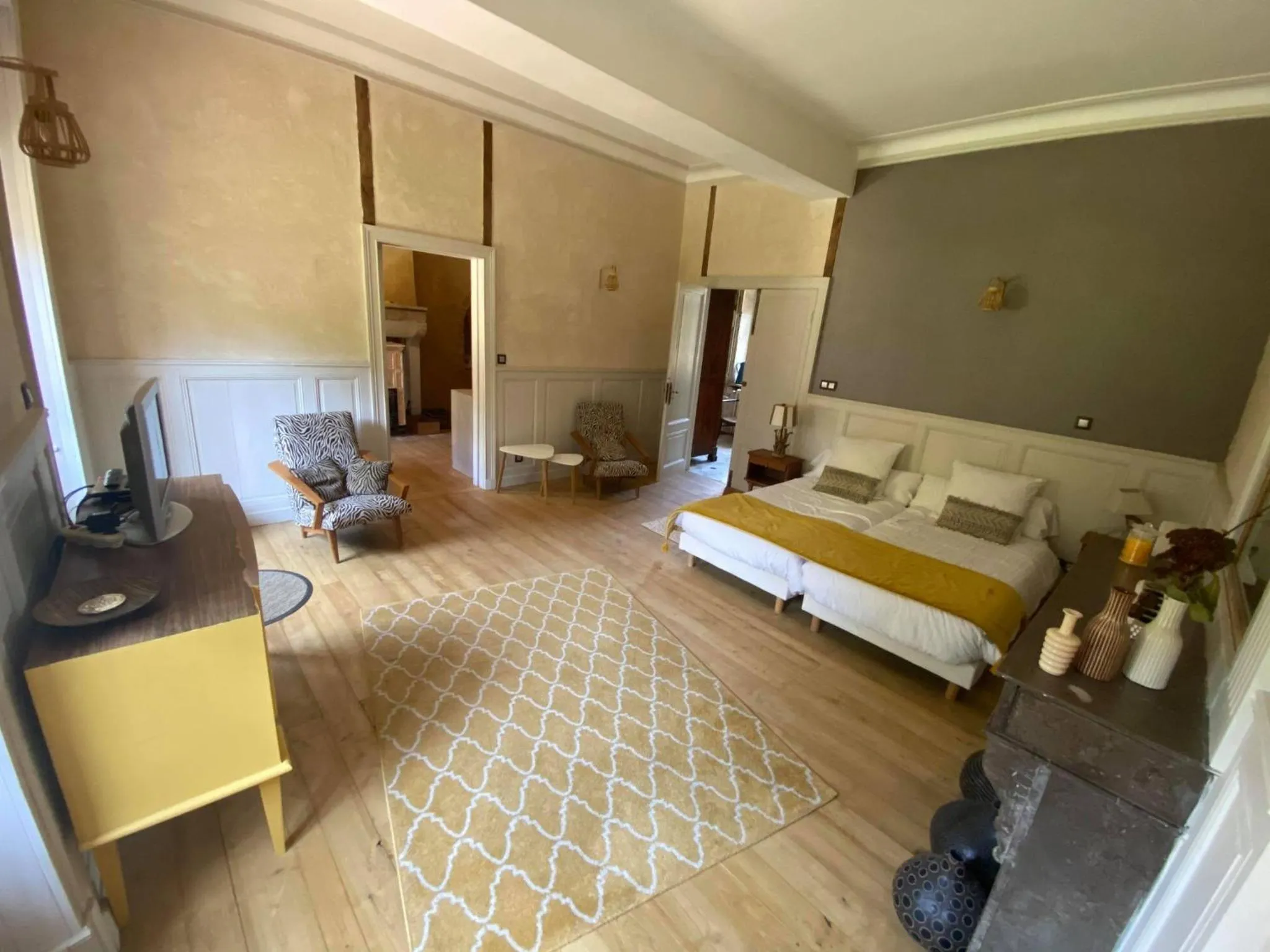 Photo of the whole room, Bed in Eco Logis de Chantegrolle