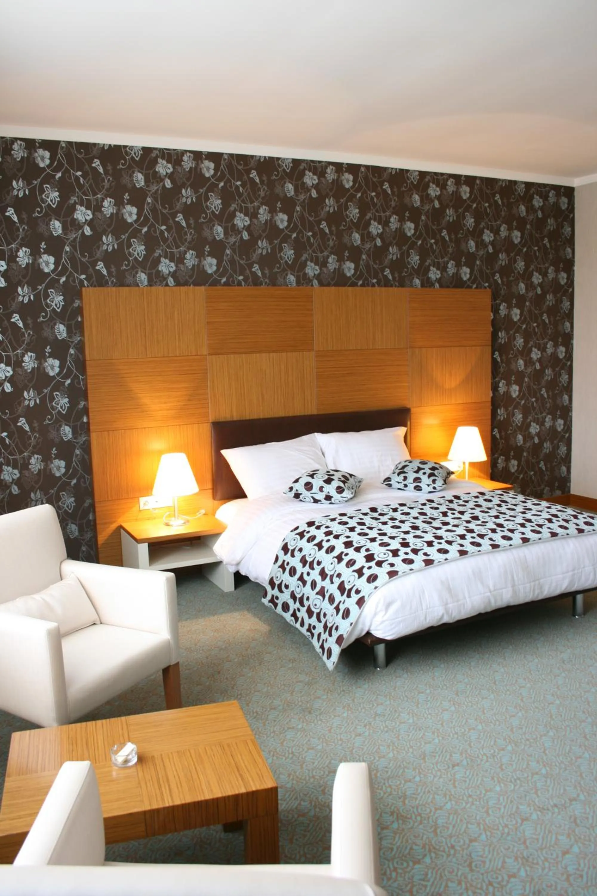 Bed in Grand Nur Plaza Hotel