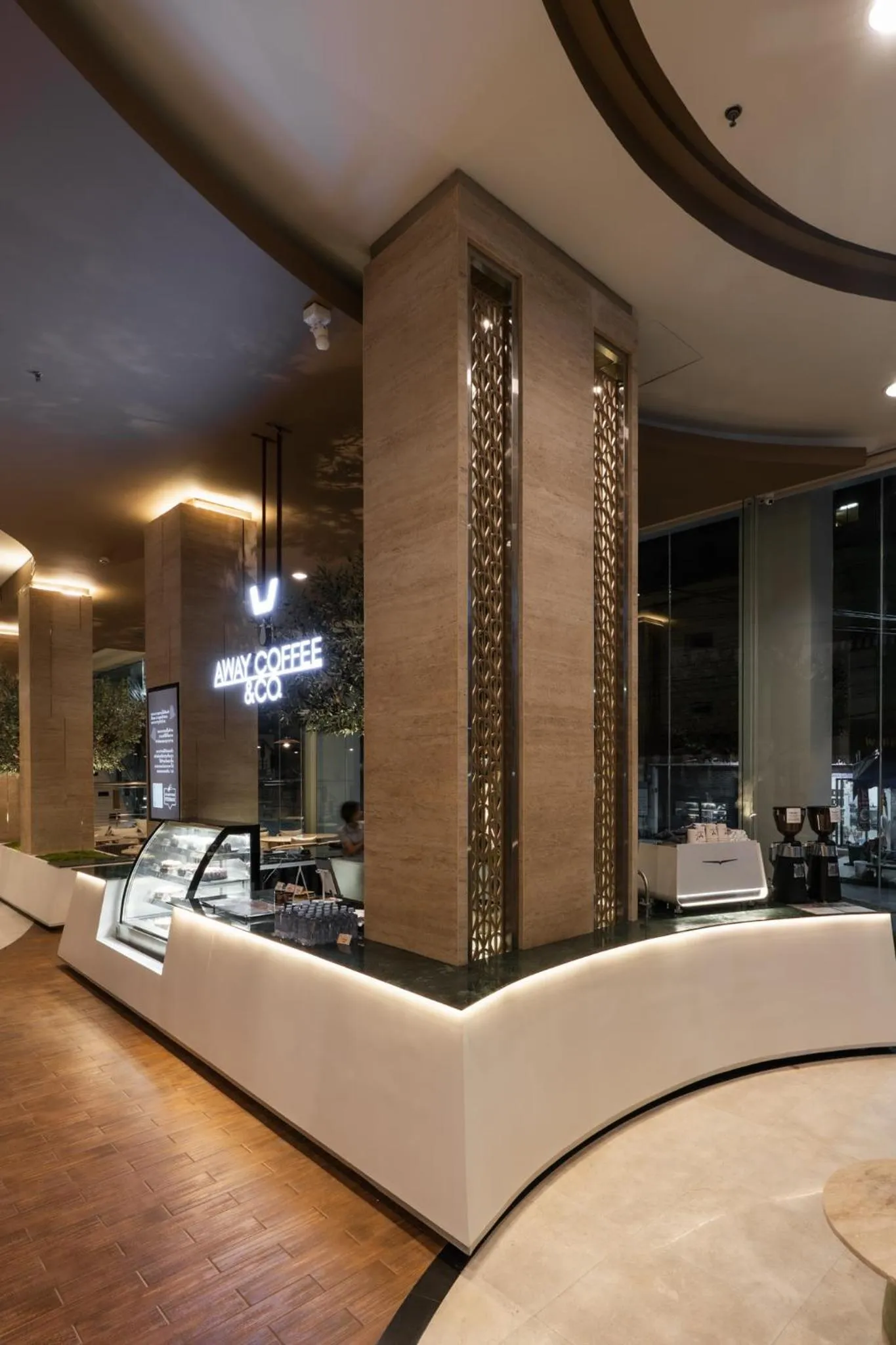 Golden Crown Grand Hotel