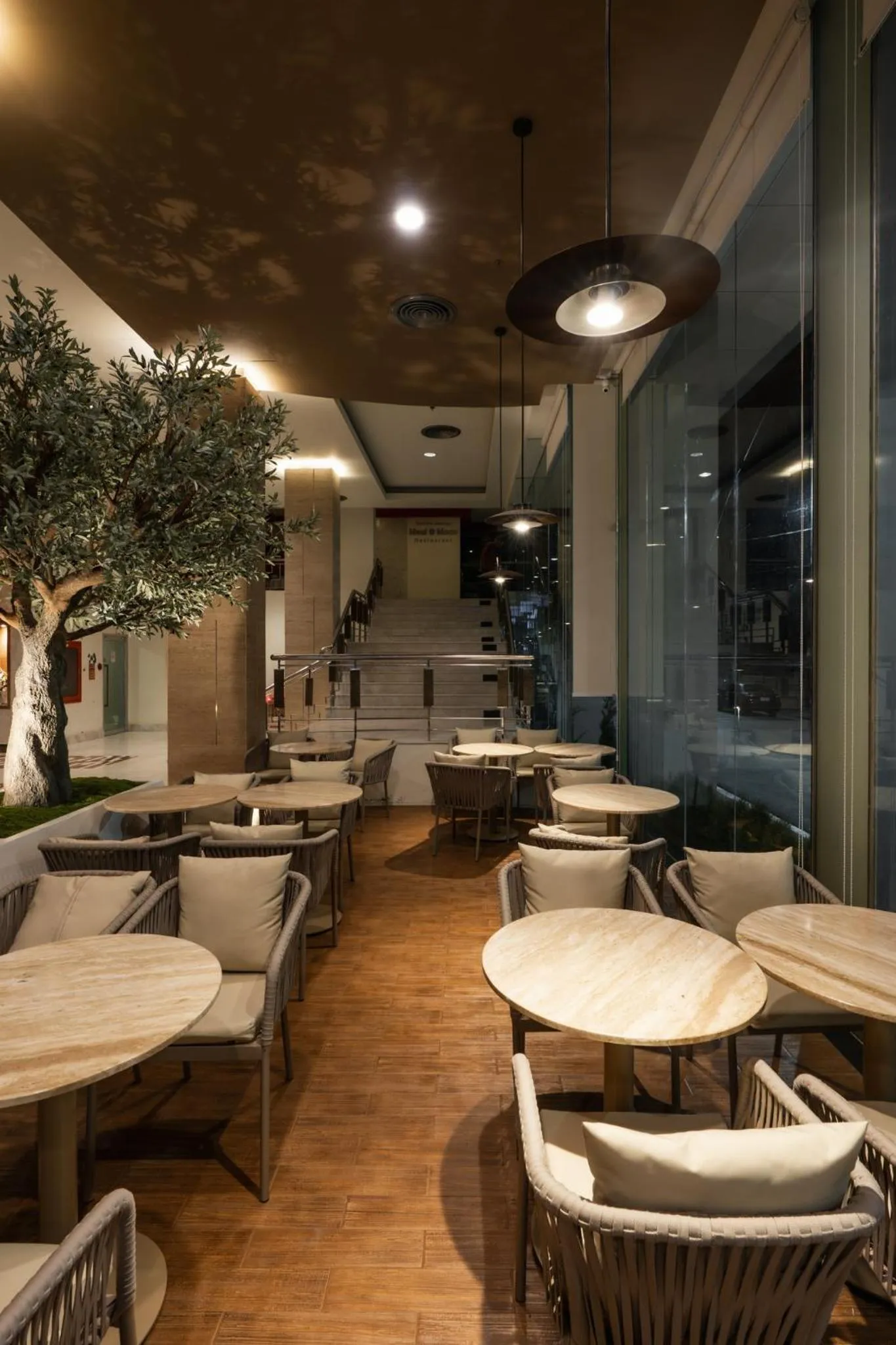 Golden Crown Grand Hotel