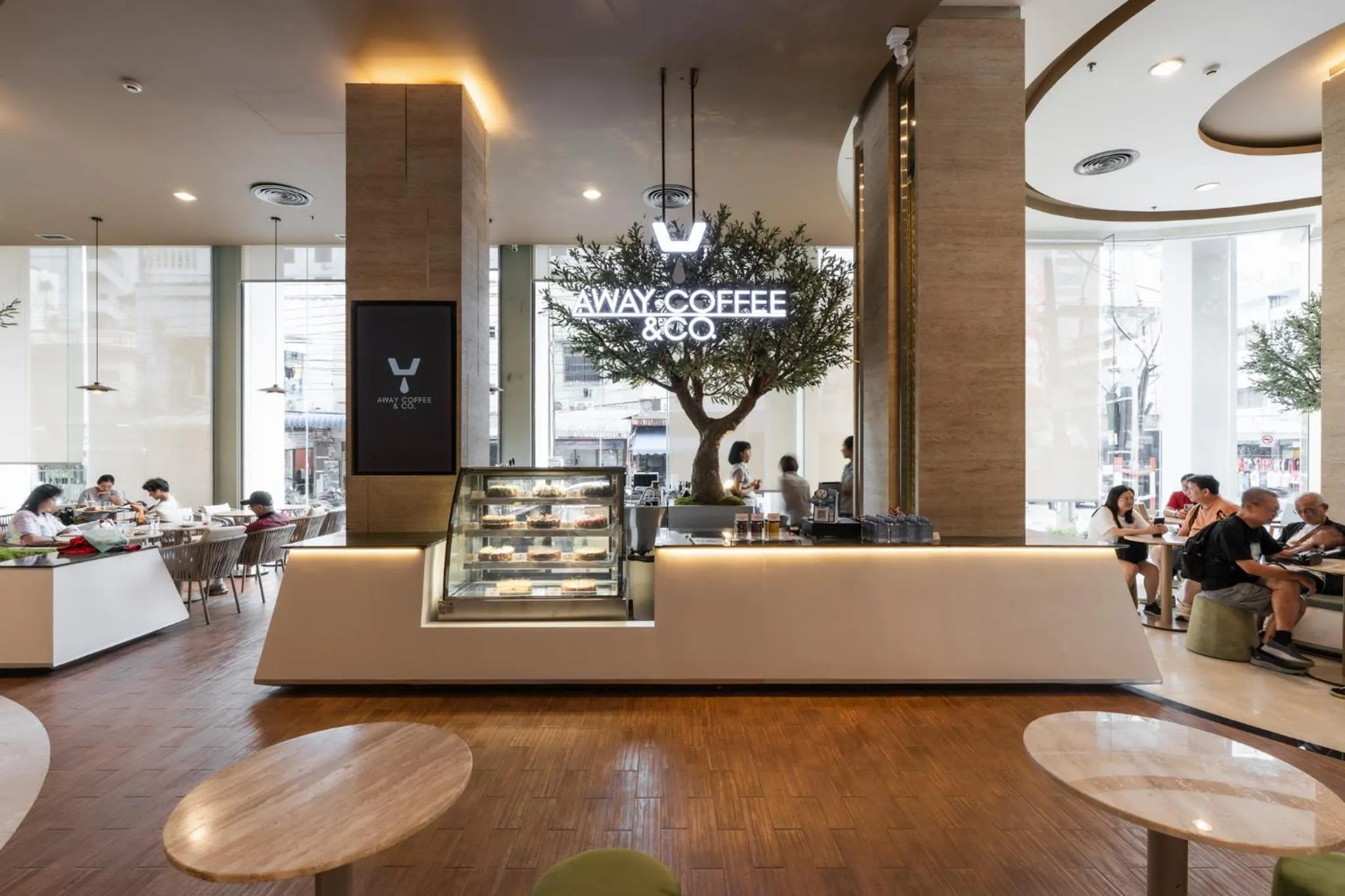 Golden Crown Grand Hotel