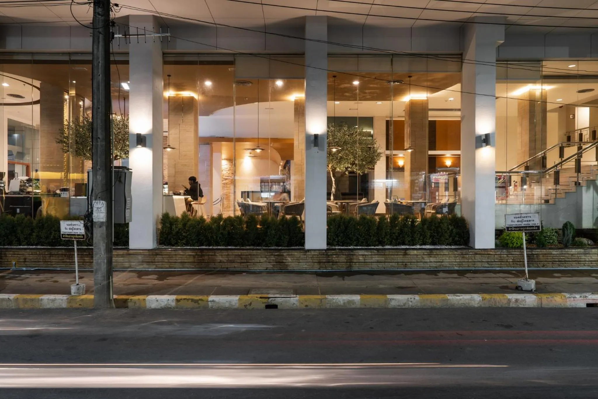 Golden Crown Grand Hotel