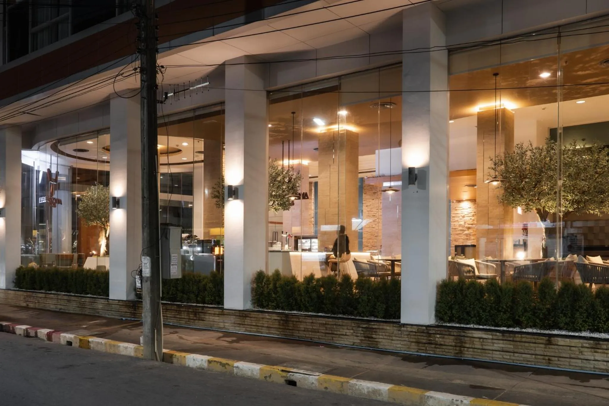 Golden Crown Grand Hotel