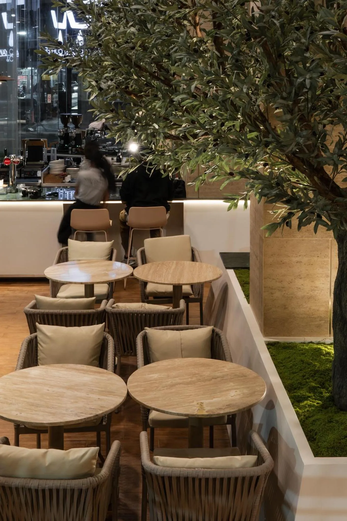 Golden Crown Grand Hotel