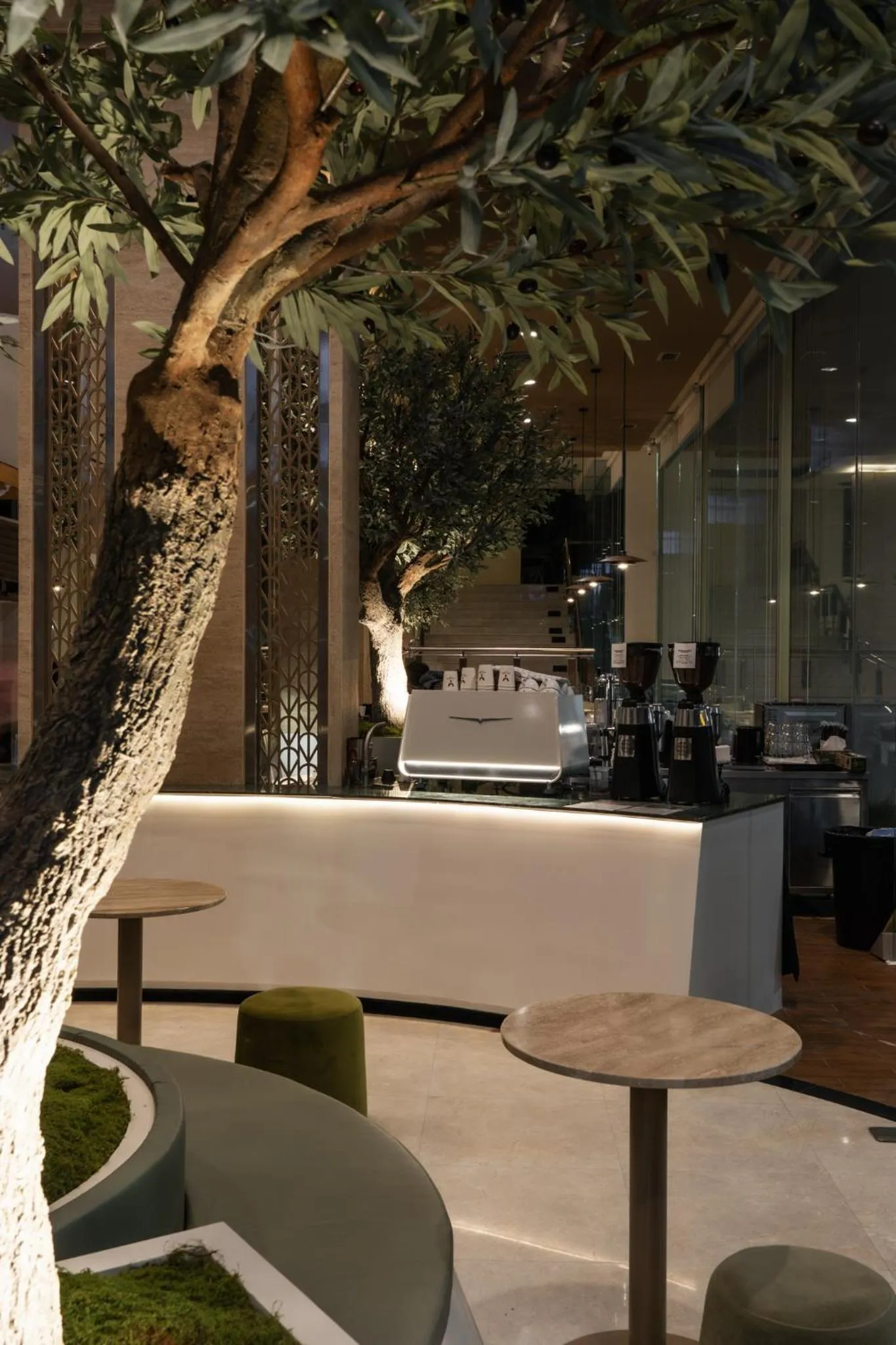 Golden Crown Grand Hotel