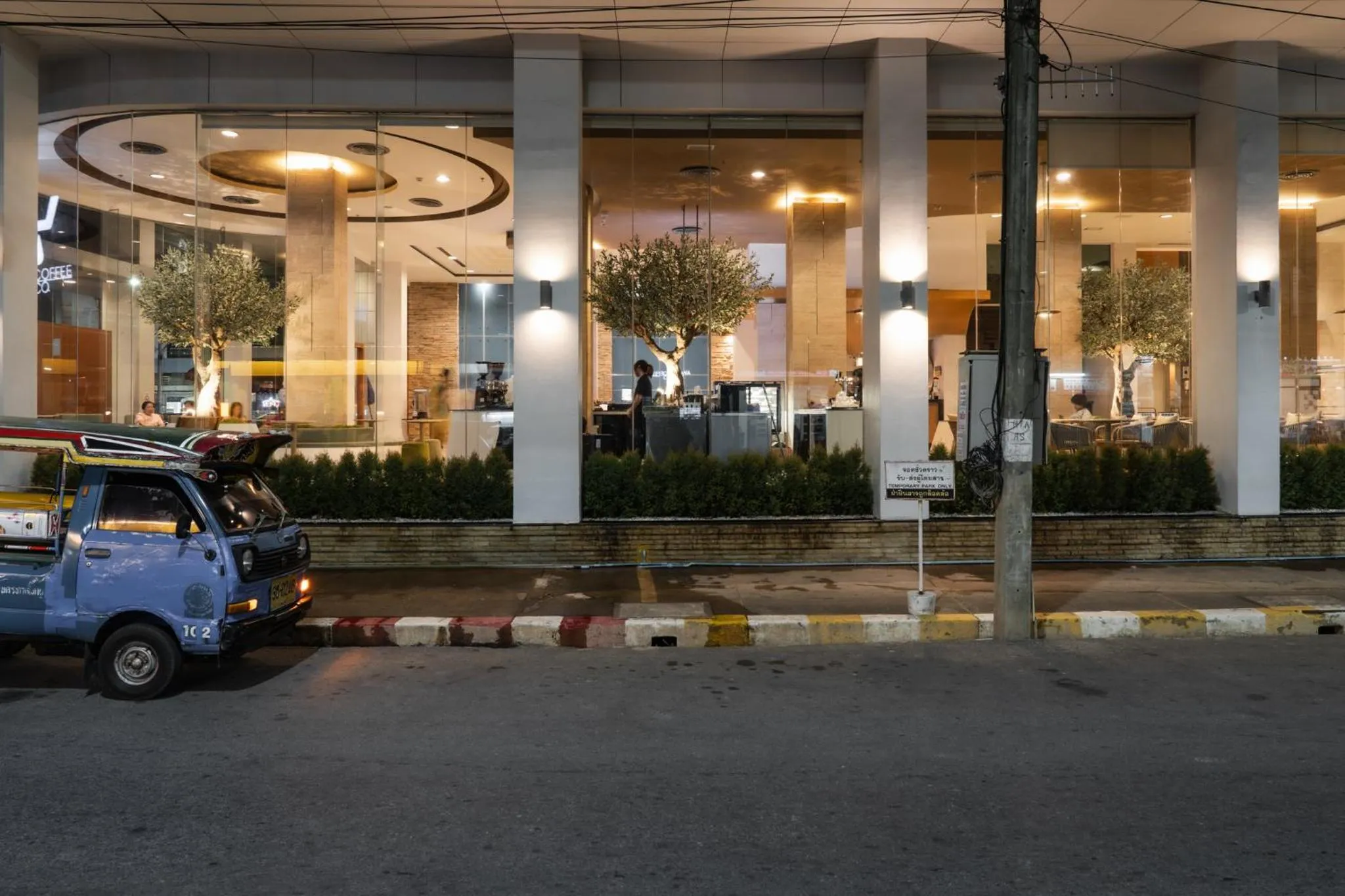 Golden Crown Grand Hotel