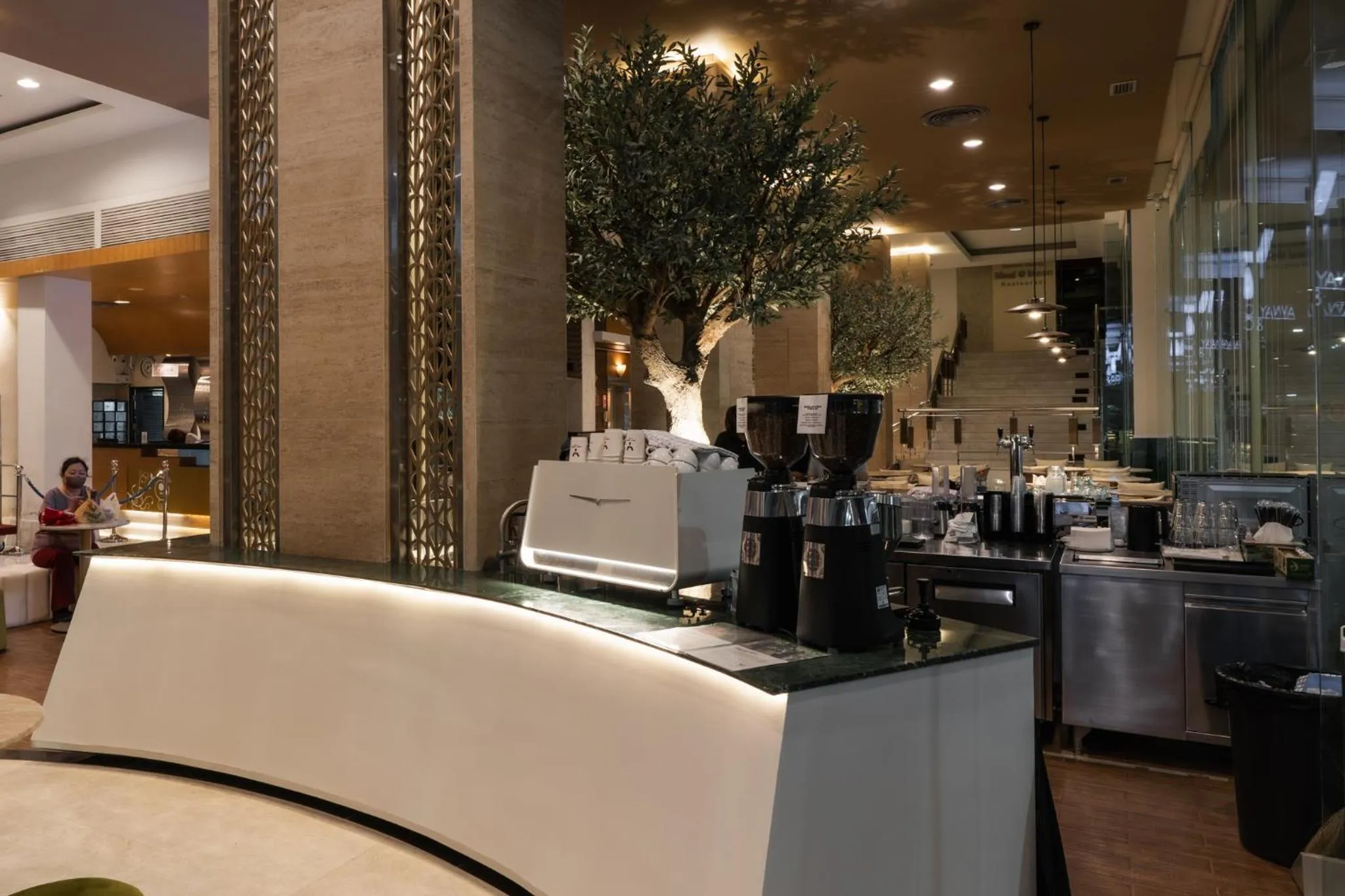 Golden Crown Grand Hotel