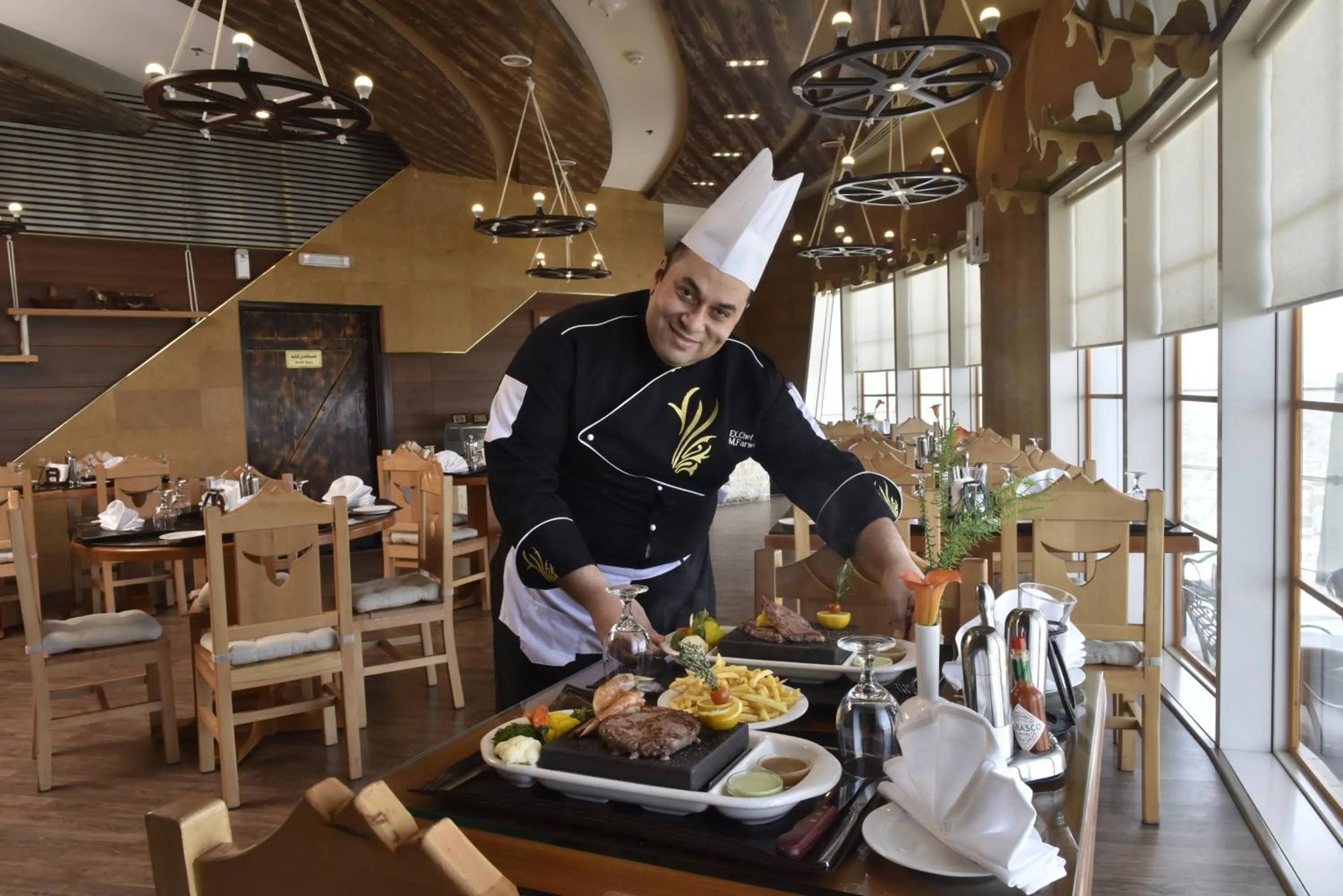 Restaurant/places to eat in Awaliv Hotel