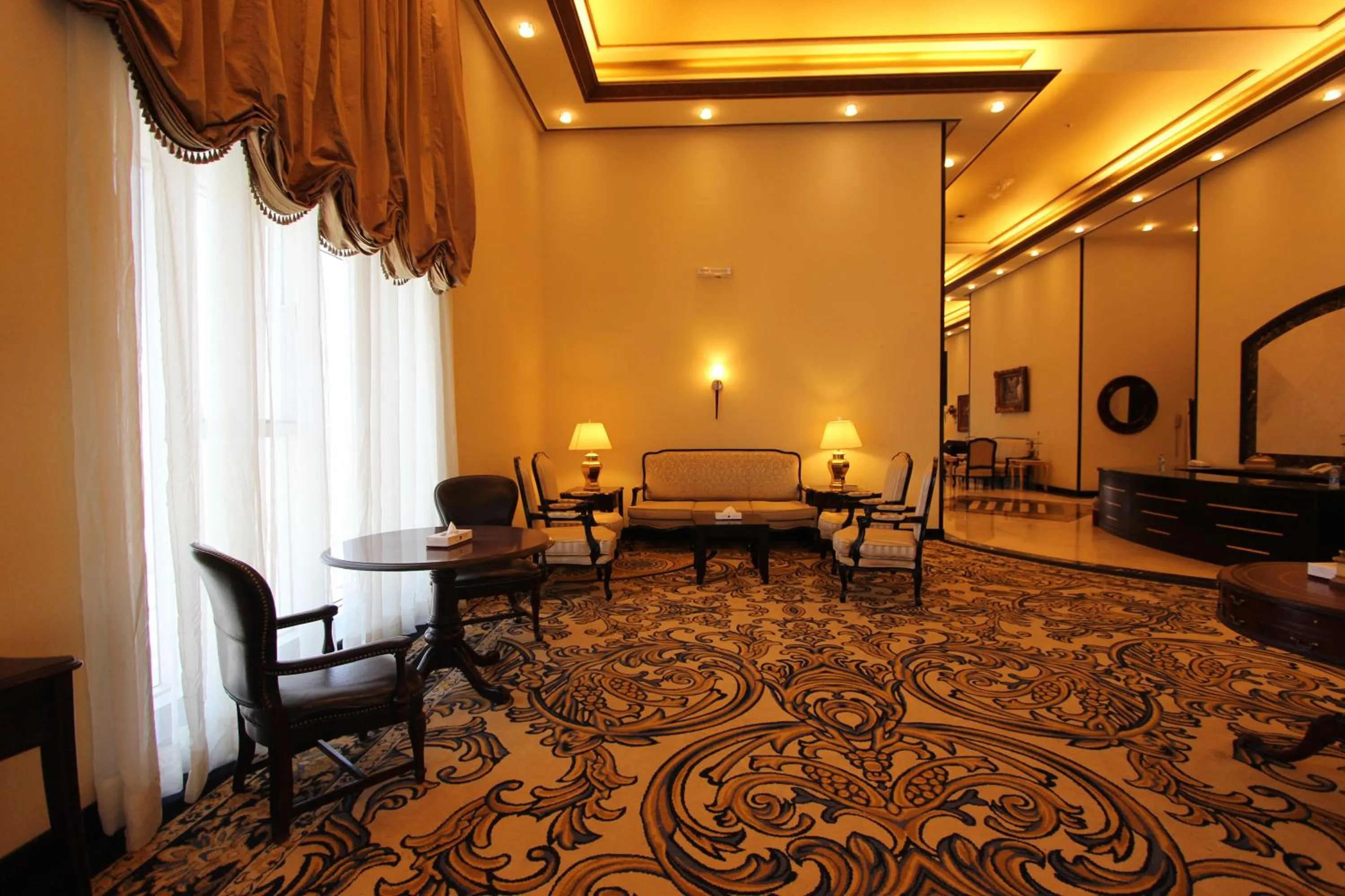 Business facilities in Awaliv Hotel
