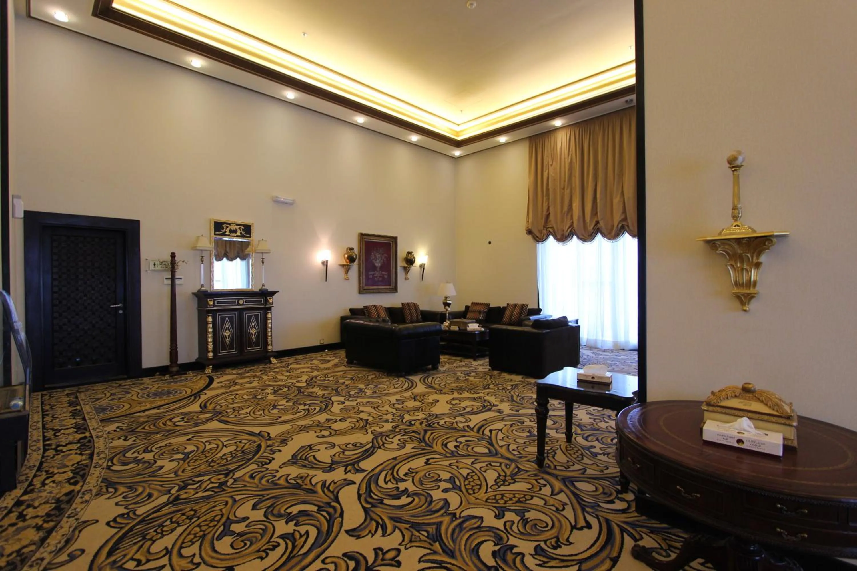 Business facilities in Awaliv Hotel