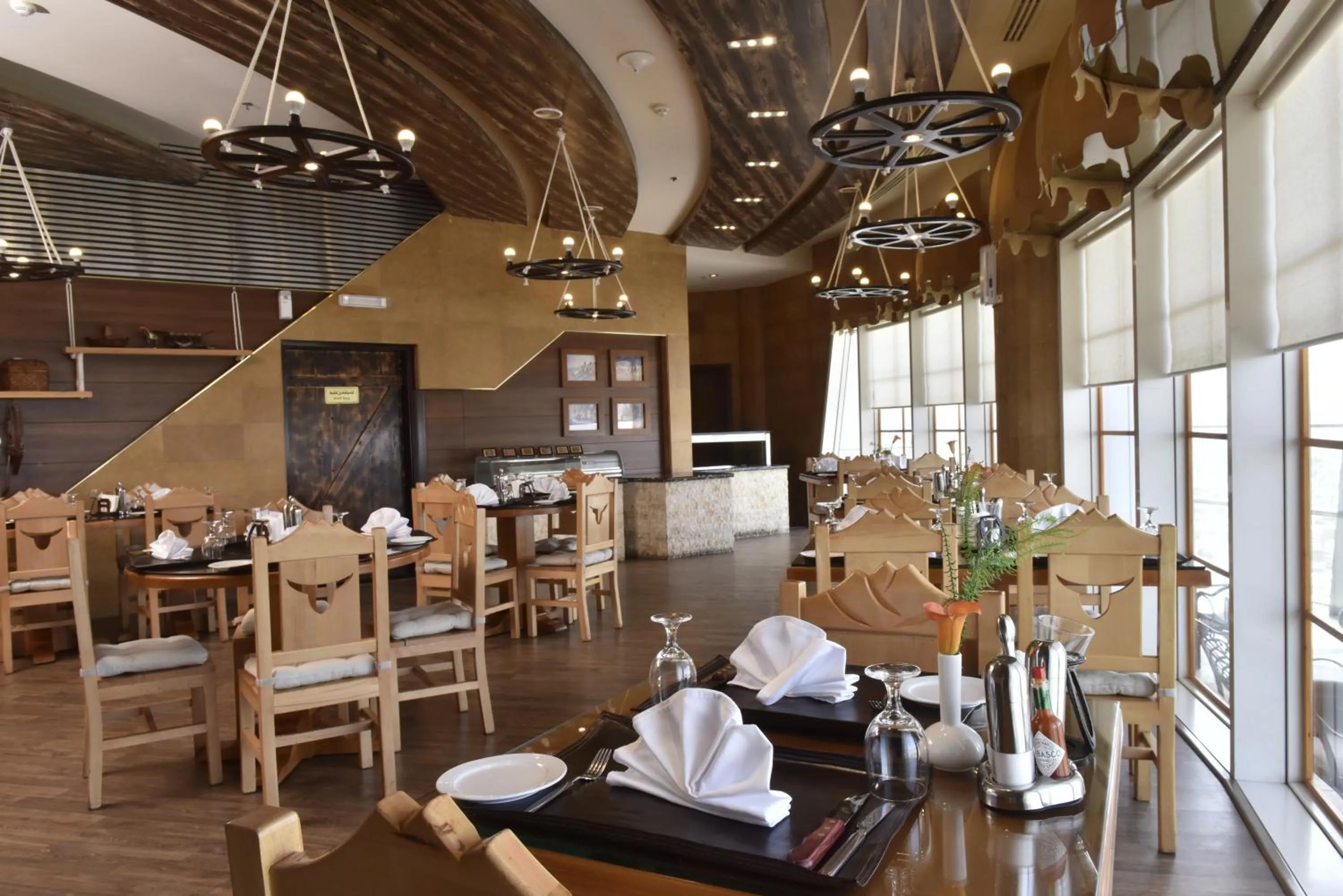Restaurant/places to eat in Awaliv Hotel