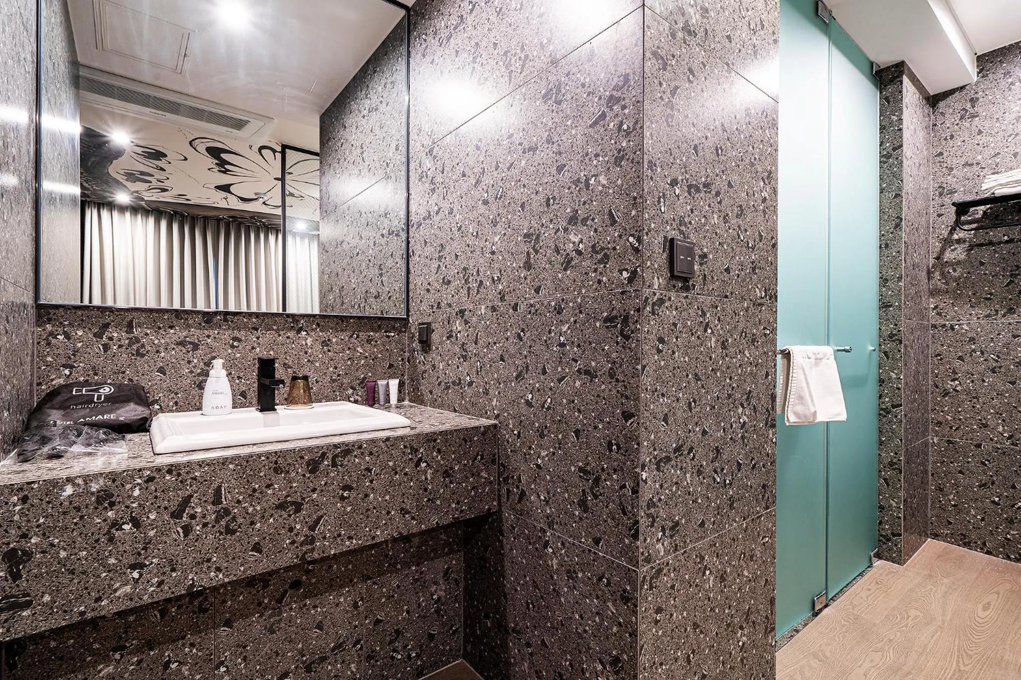 Bathroom in Amare Hotel Jongno