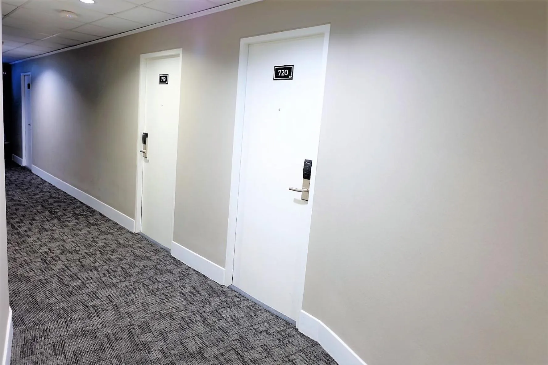 Floor plan in Hi Season Hotel