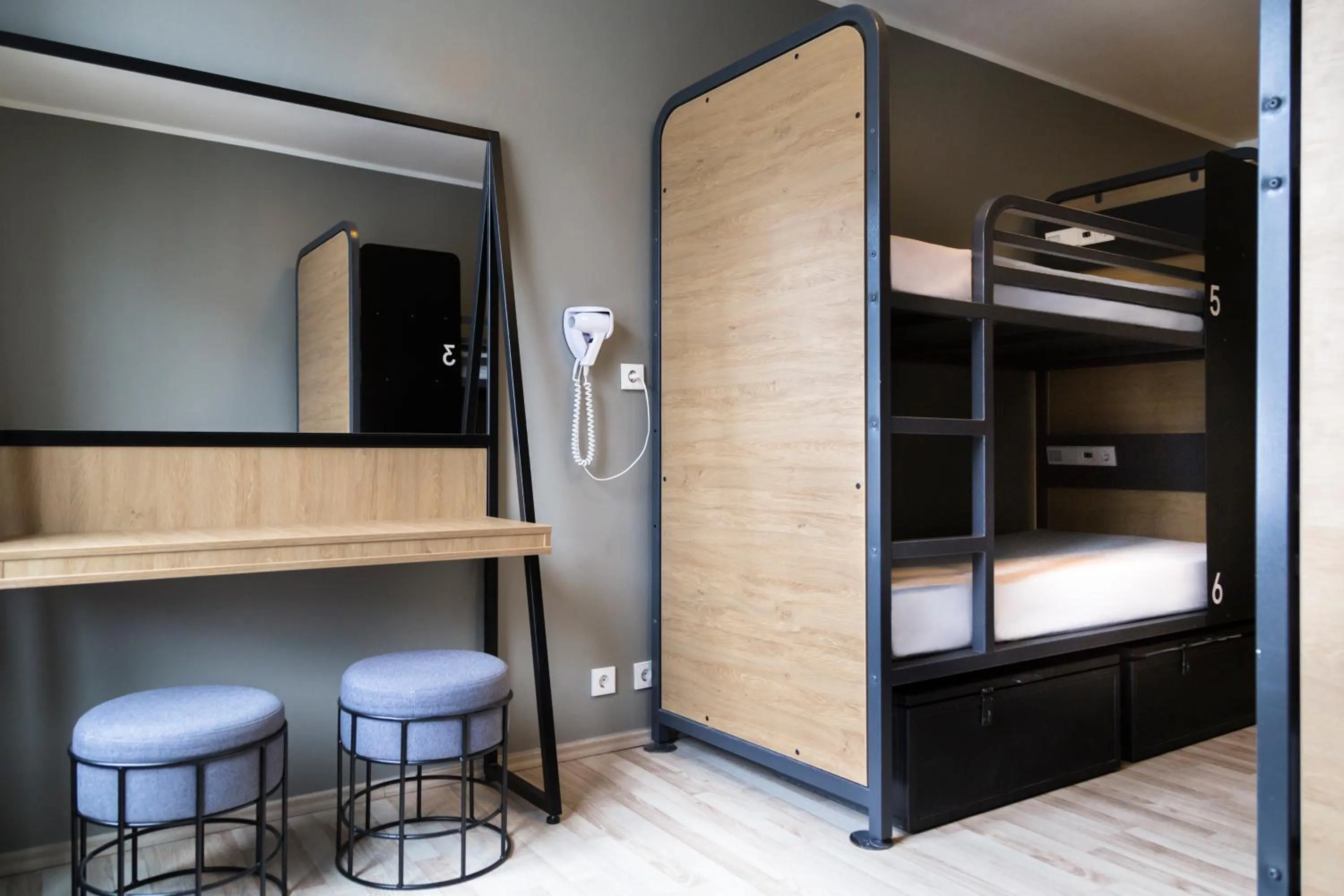 bunk bed, Bed in Generator Hamburg