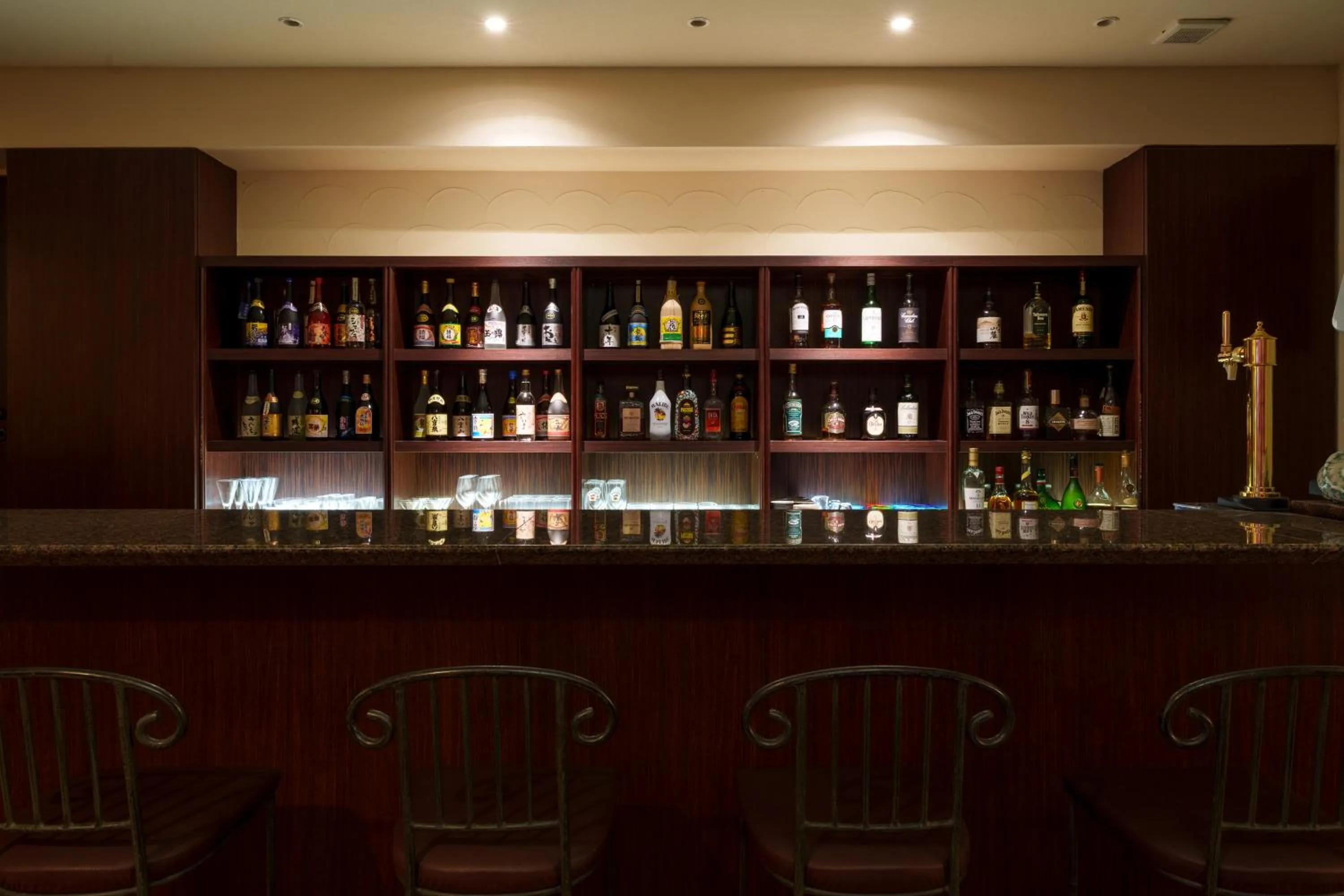 Lounge or bar in GRANDVRIORESORT ISHIGAKIJIMA Ocean's Wing & Villa Garden