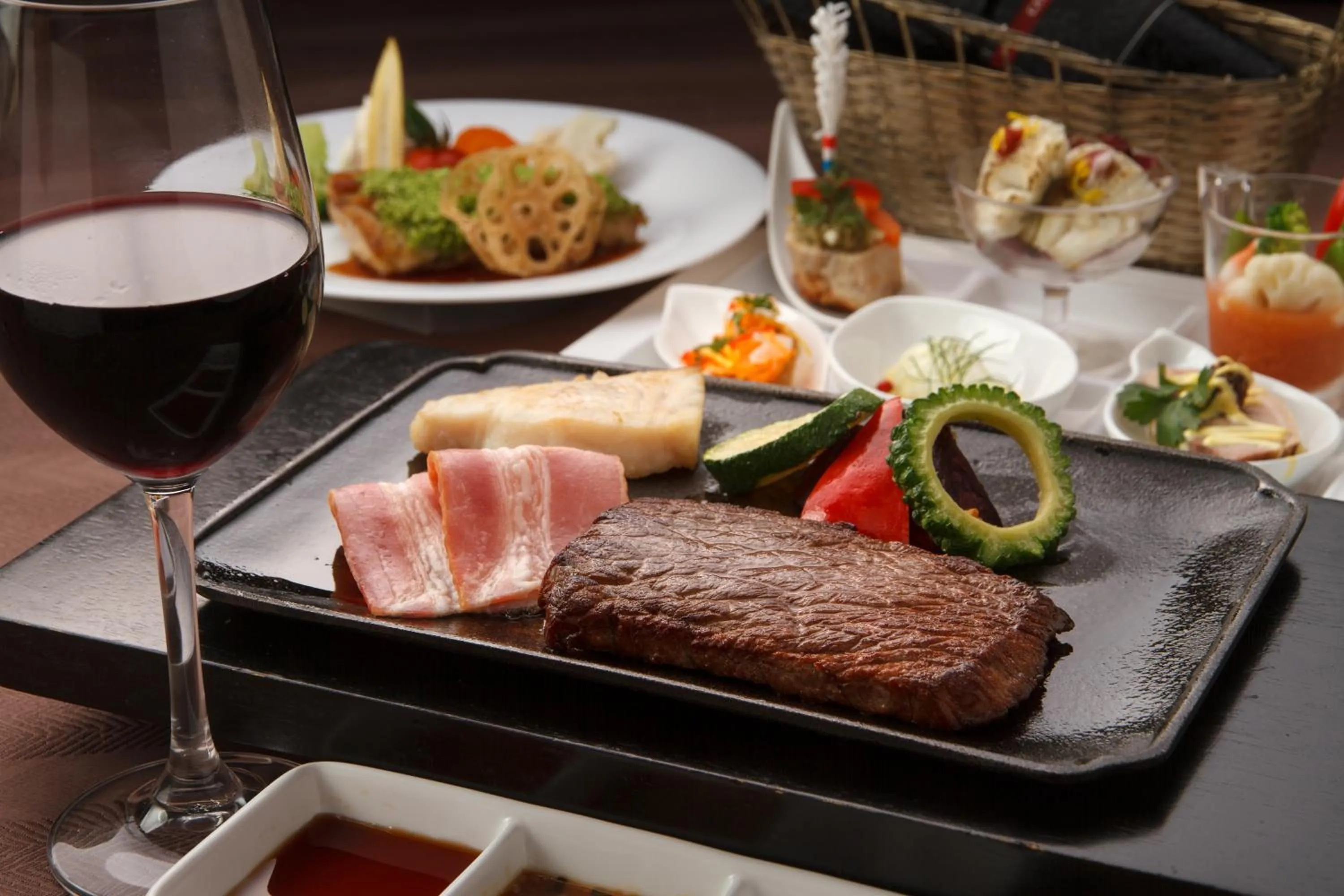 Restaurant/places to eat in GRANDVRIORESORT ISHIGAKIJIMA Ocean's Wing & Villa Garden