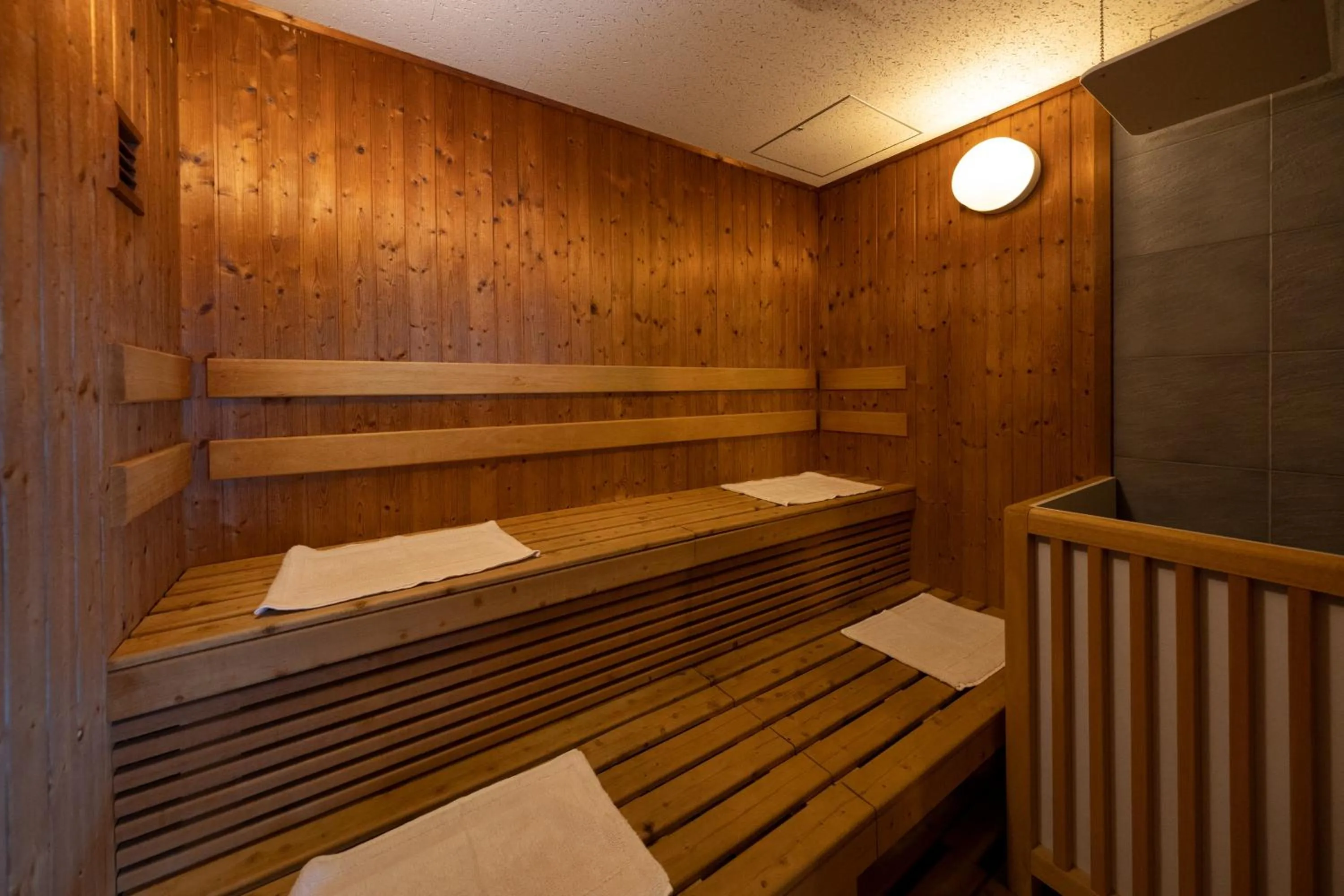 Sauna, Bed in GRANDVRIORESORT ISHIGAKIJIMA Ocean's Wing & Villa Garden