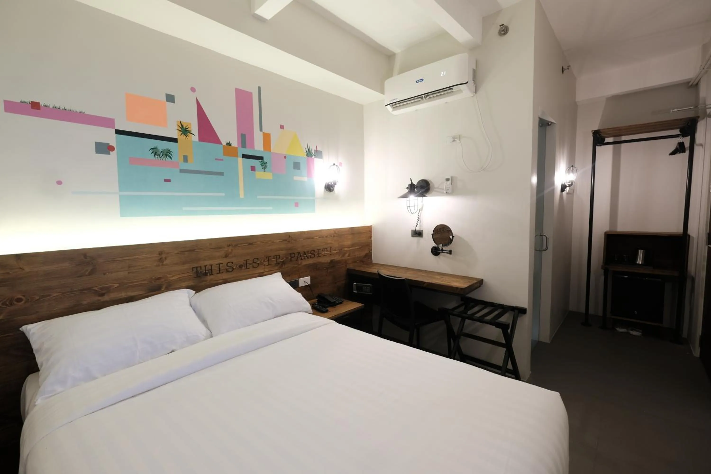 Bed in U Hotels Makati