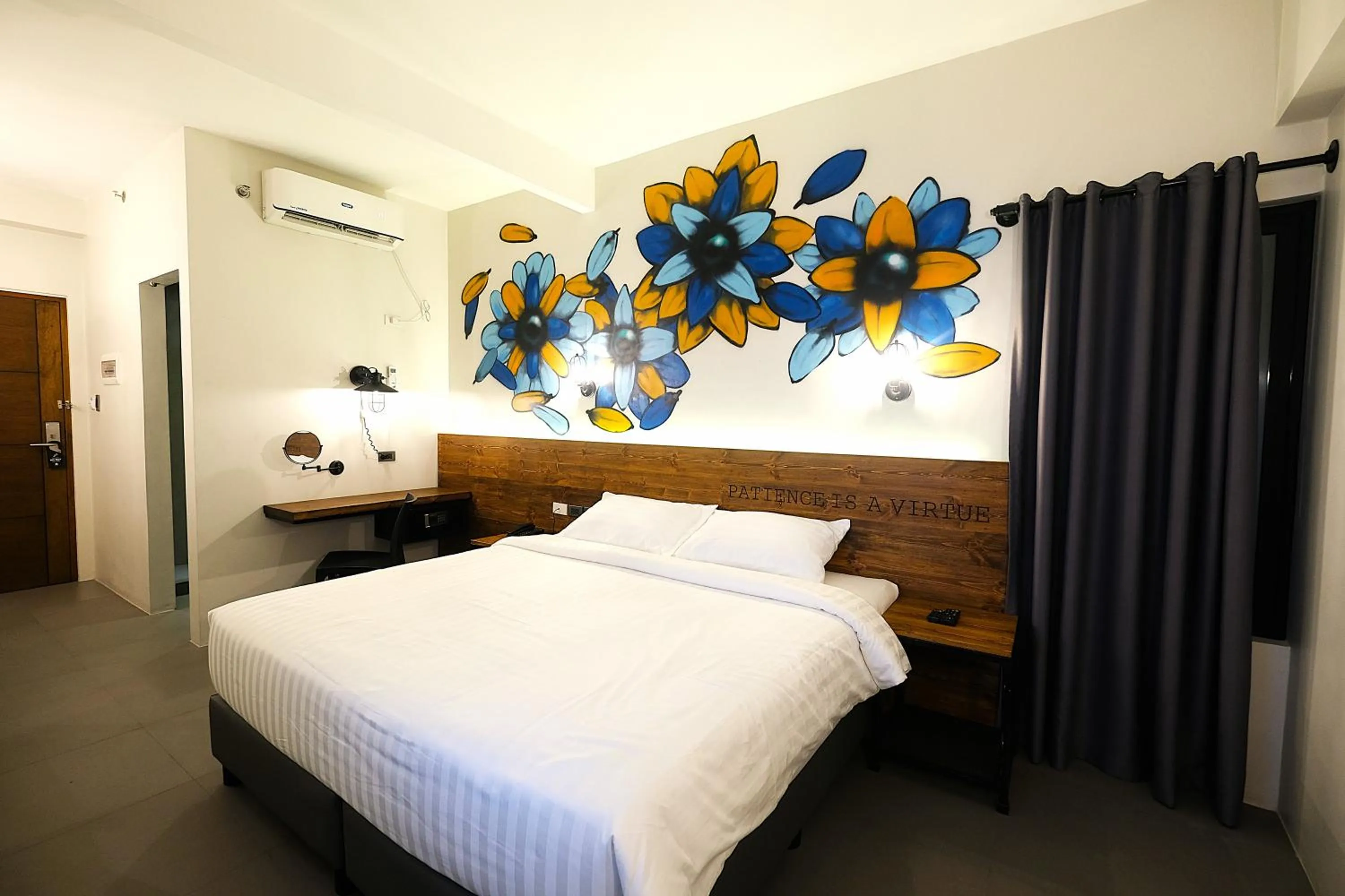 Bedroom, Bed in U Hotels Makati