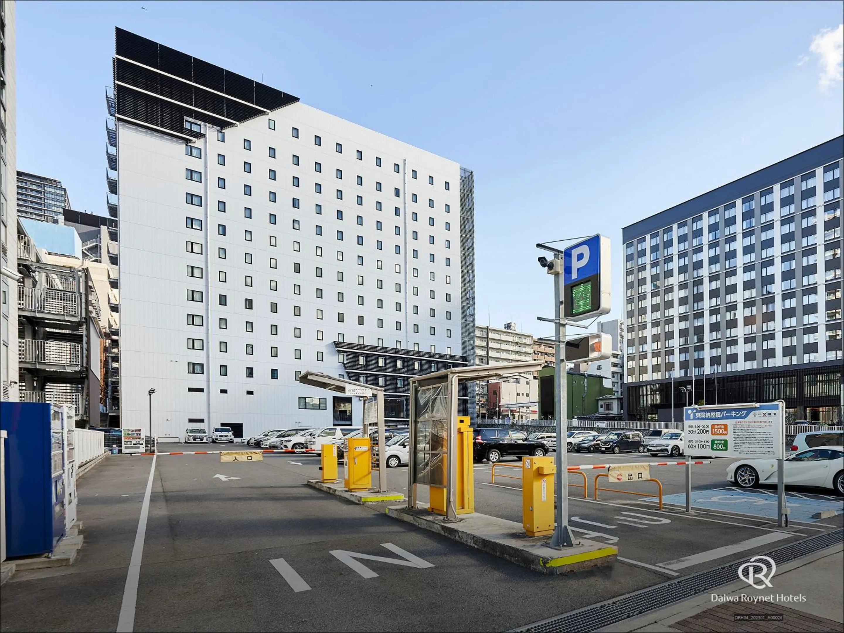 Parking in DEL style Nagoya Nayabashi by Daiwa Roynet Hotel