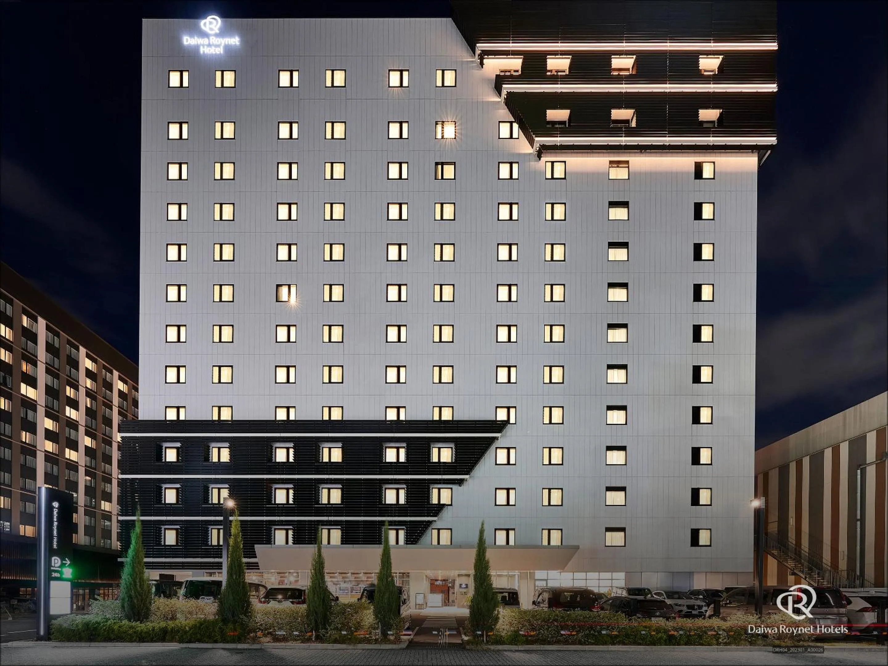 Property building in DEL style Nagoya Nayabashi by Daiwa Roynet Hotel