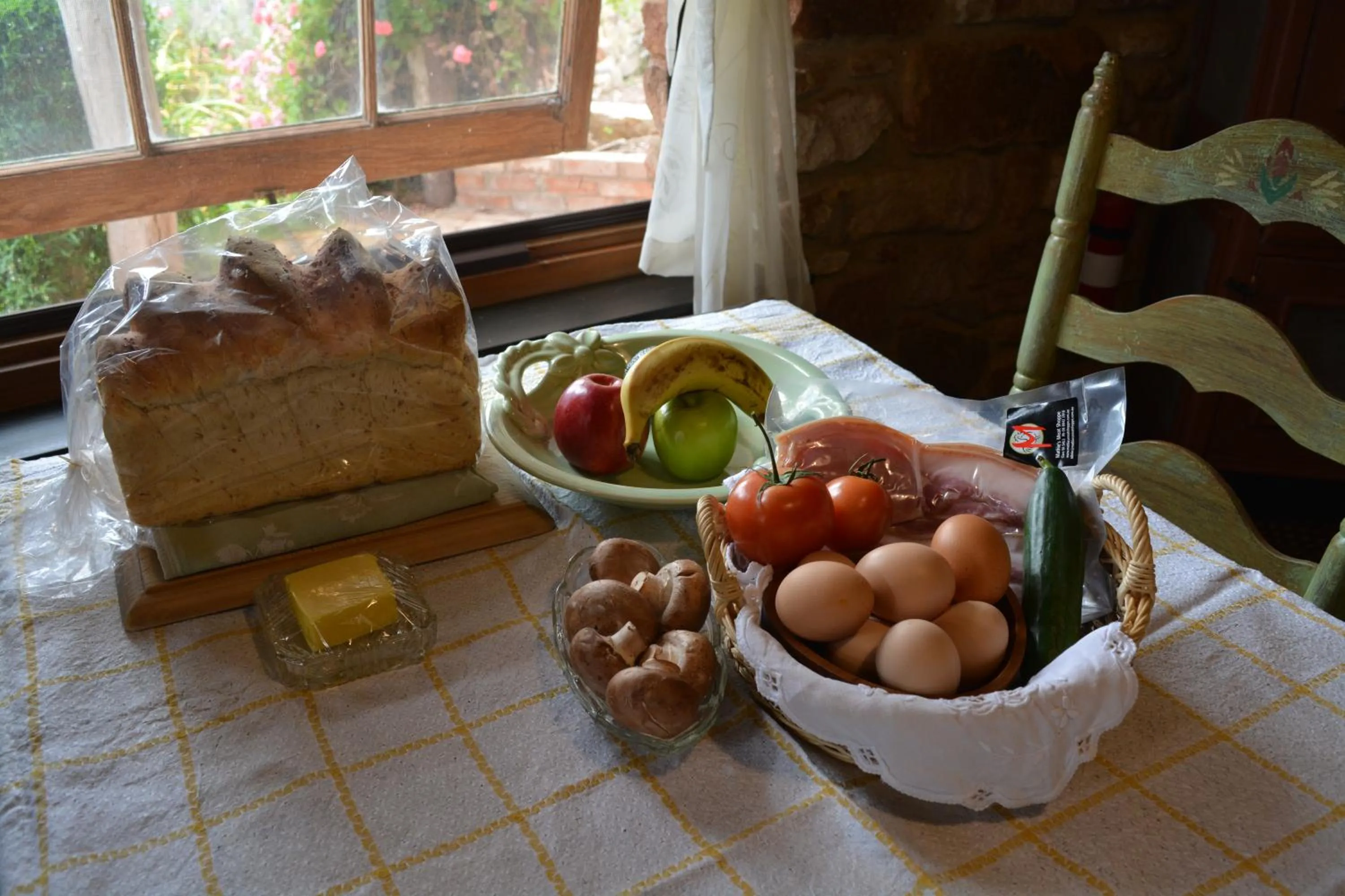 Breakfast in Trestrail Cottage Accommodation