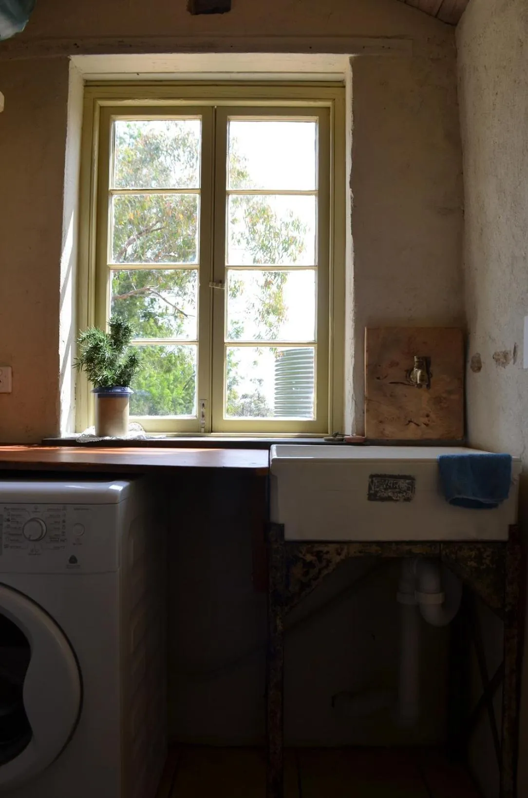 laundry in Trestrail Cottage Accommodation