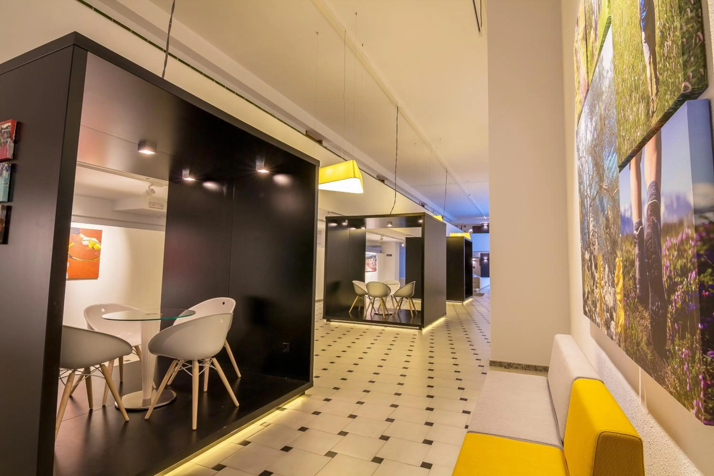 Communal lounge/ TV room in Aparthotel Novo Mar