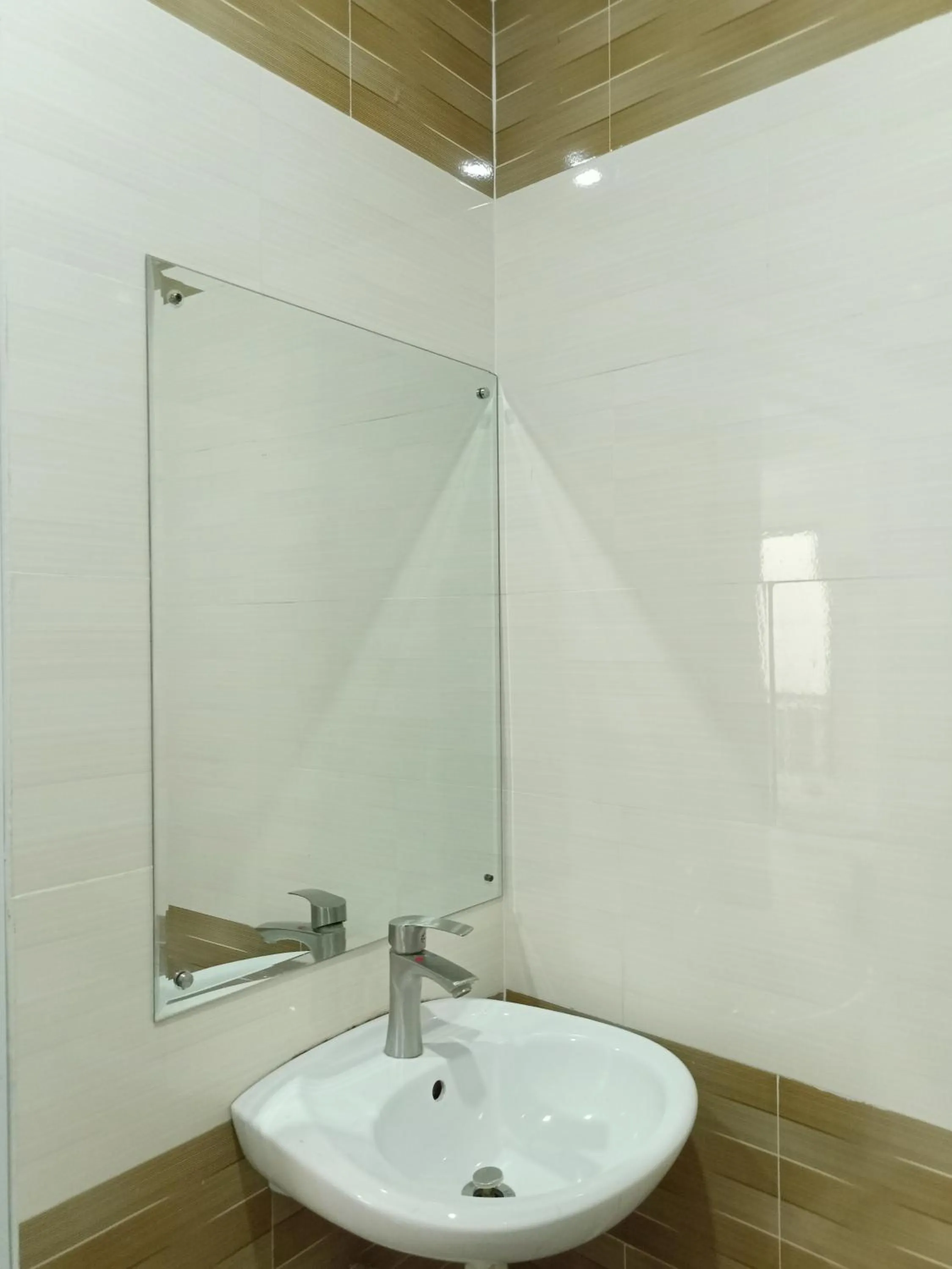 Shower in VẠN LỘC HOTEL