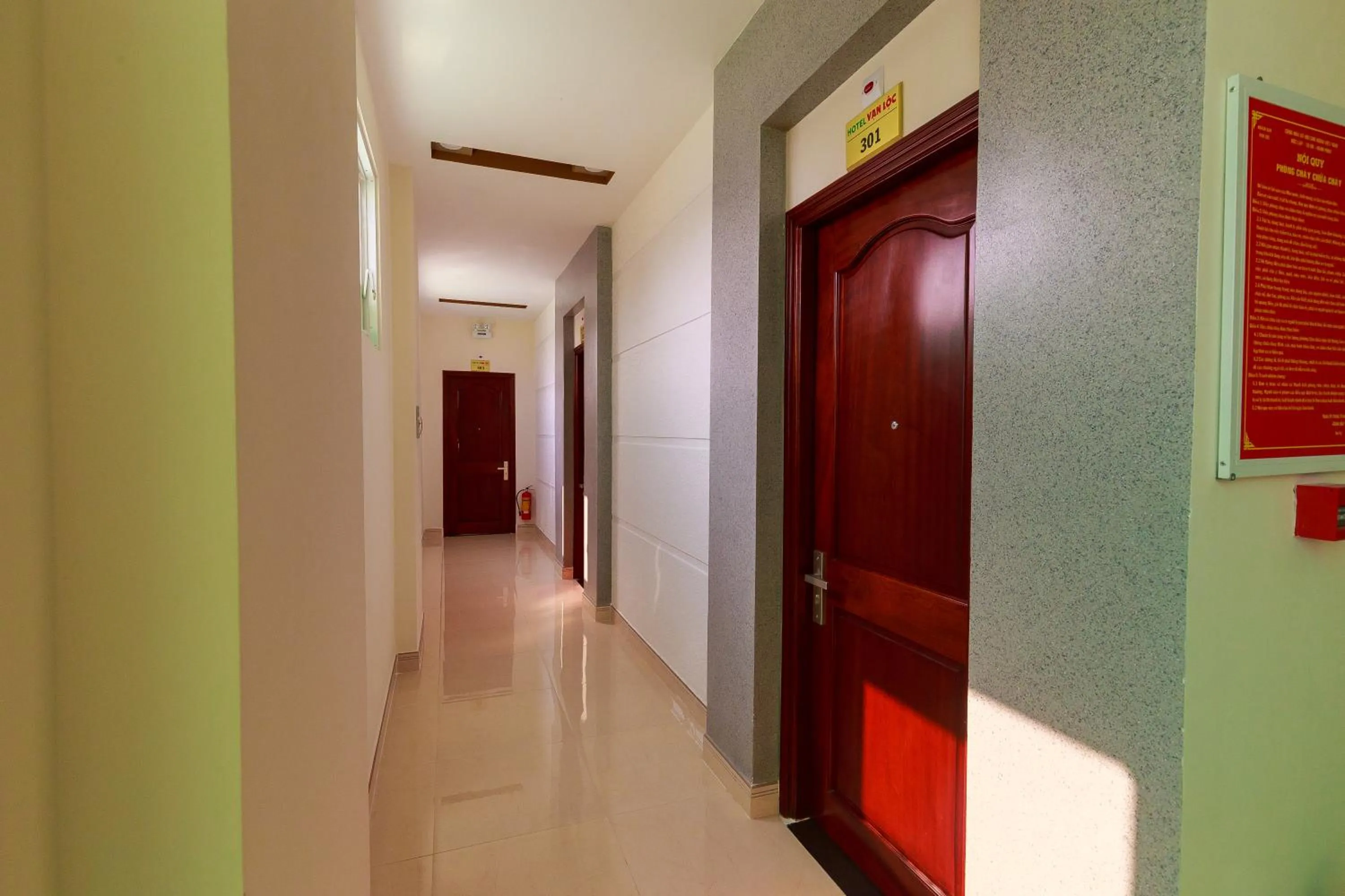 elevator in VẠN LỘC HOTEL