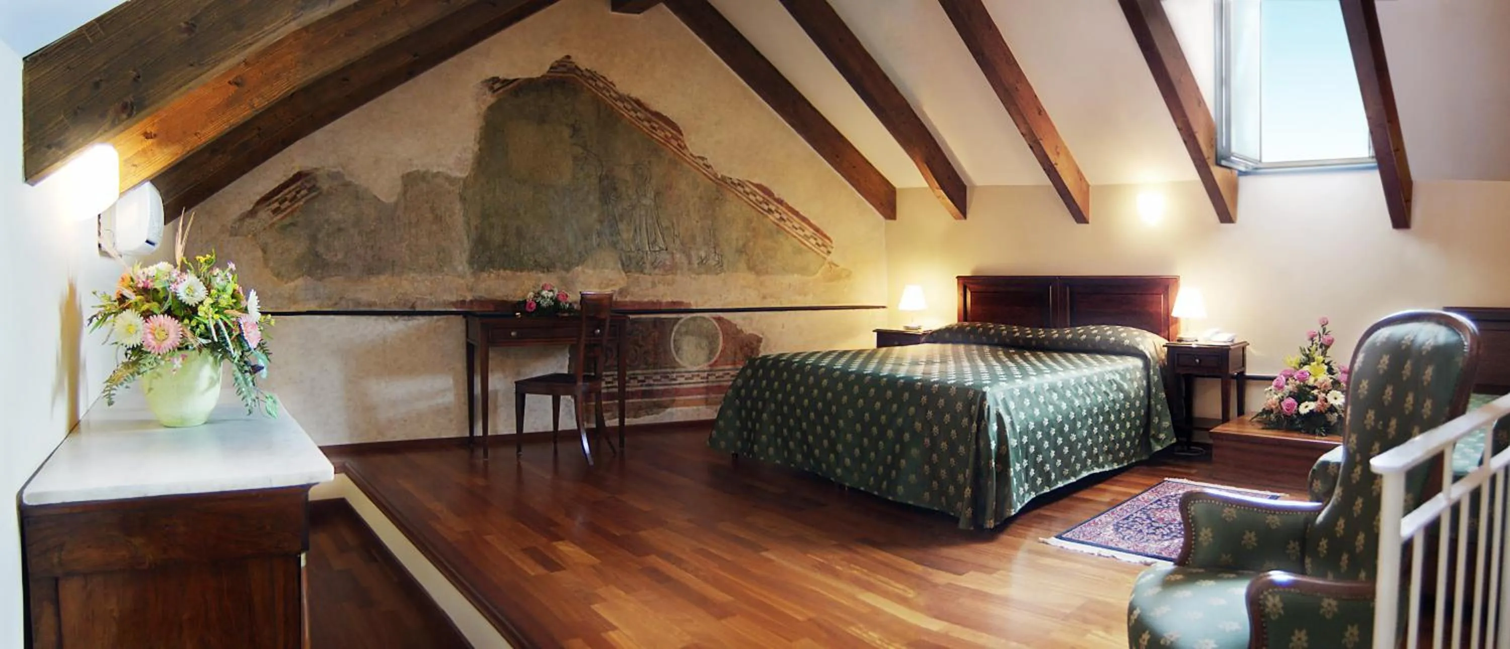 Photo of the whole room, Bed in Palazzo Vescovile Hotel