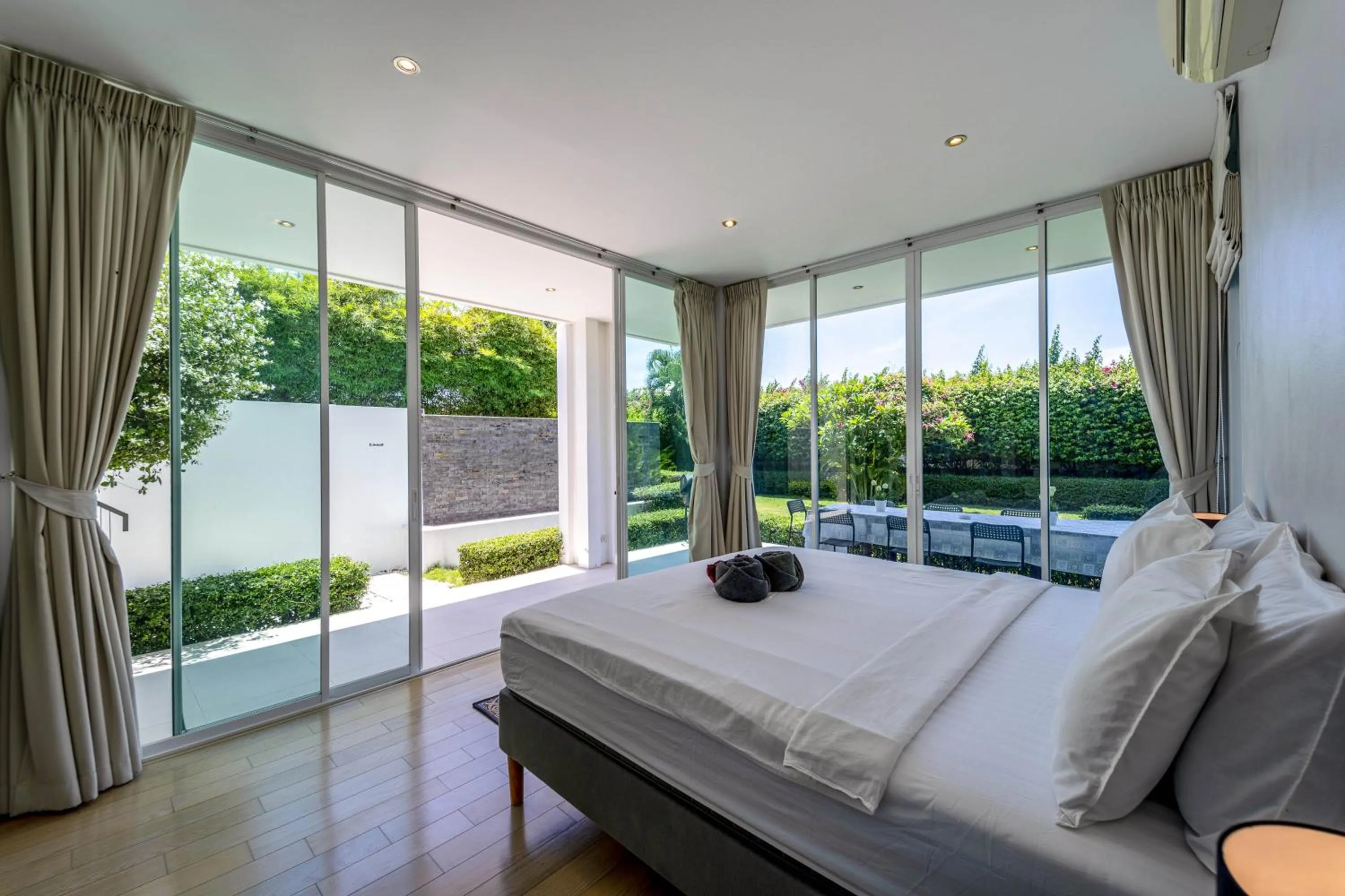 Bed in Phu Montra Villa With Ocean View PM-A4