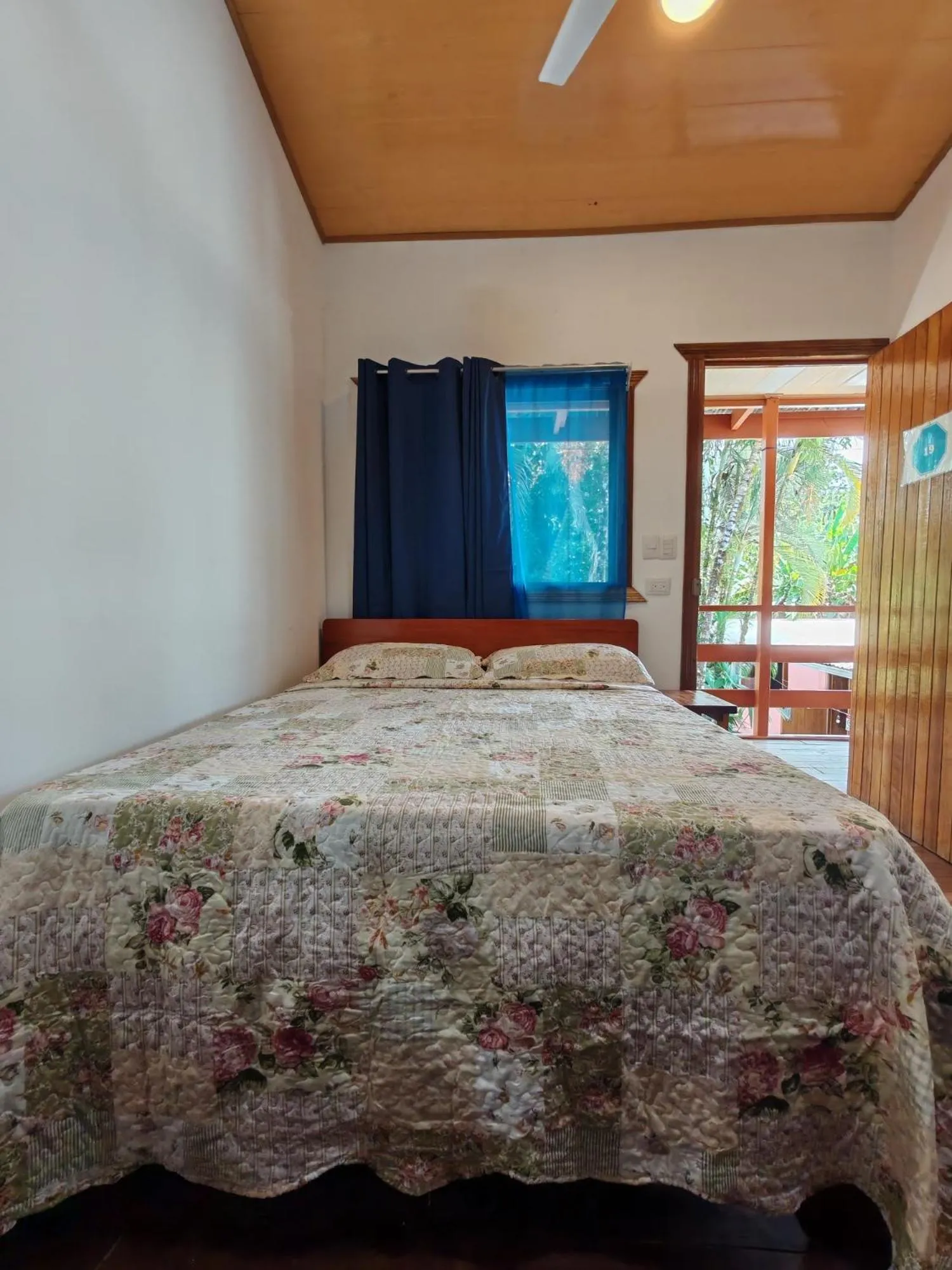 Bed in Cabinas Popular