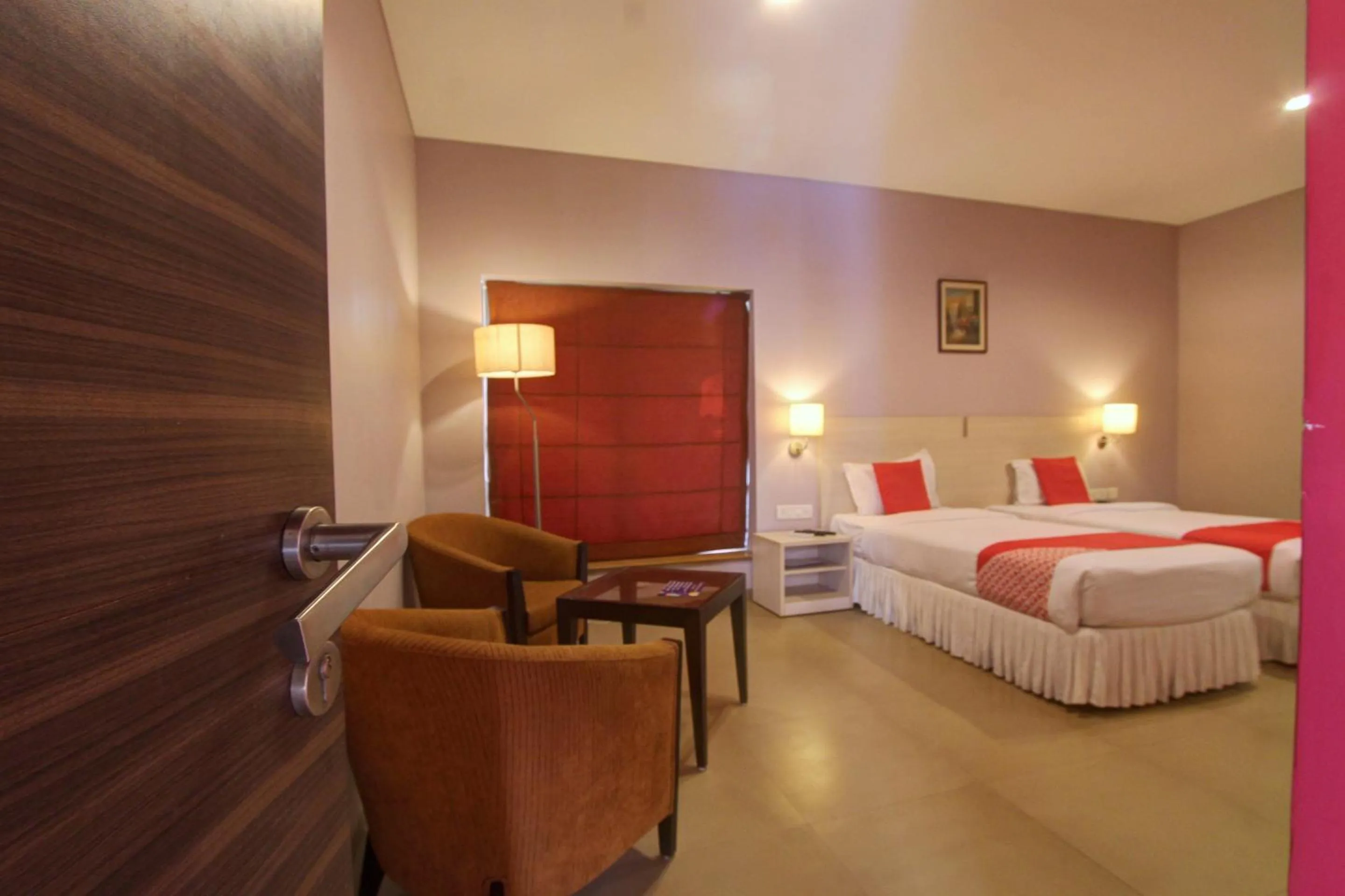 Photo of the whole room, Bed in Golden Amoon Resort