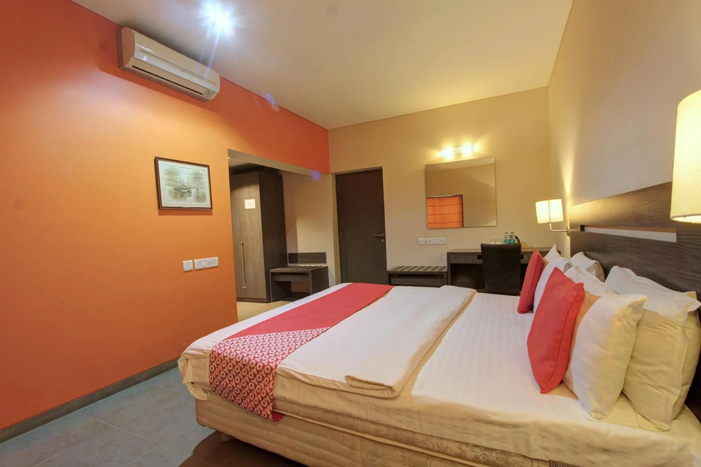 Bedroom, Bed in Golden Amoon Resort