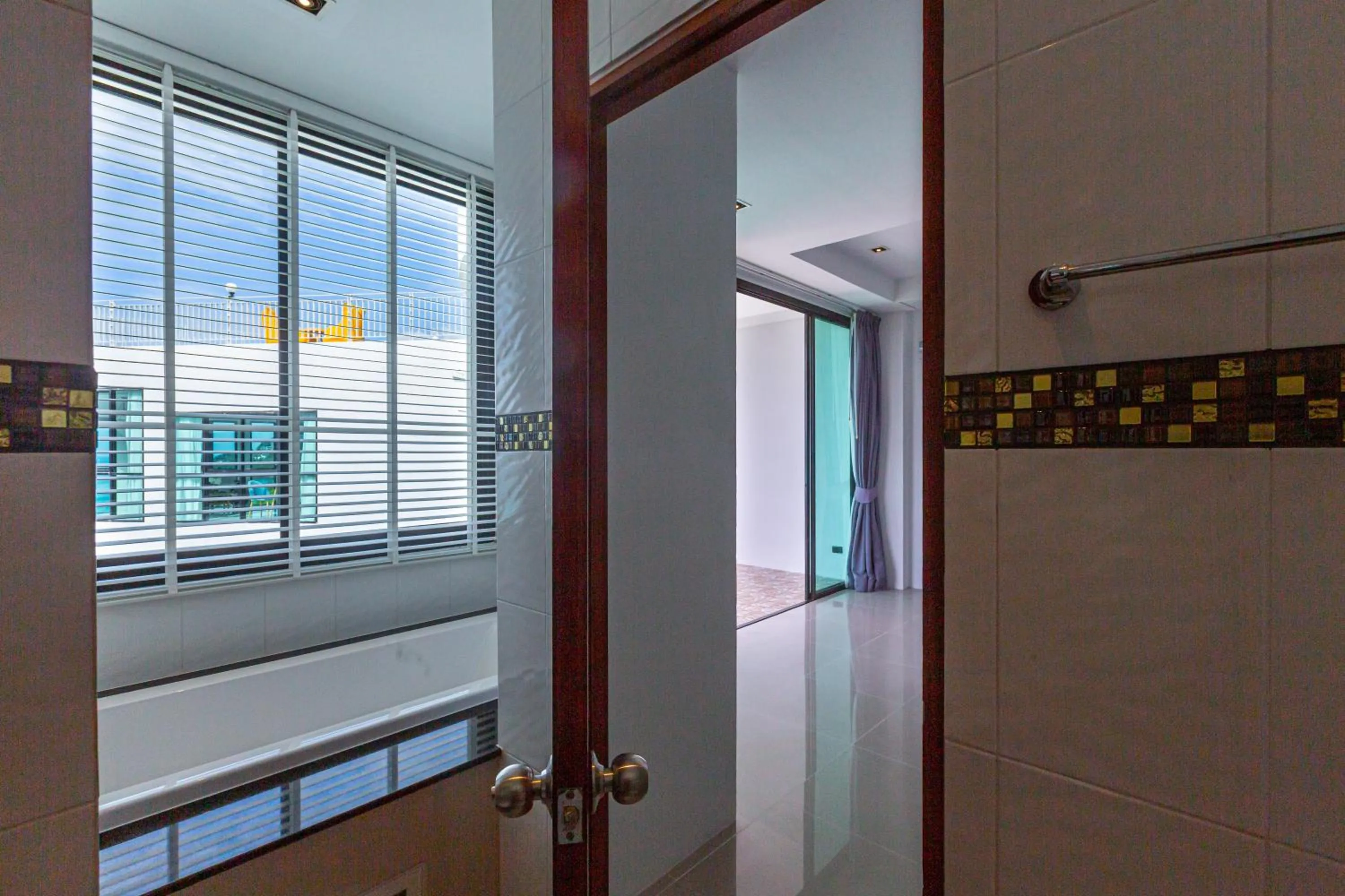 Bathroom in Rossarin Sea View Patong