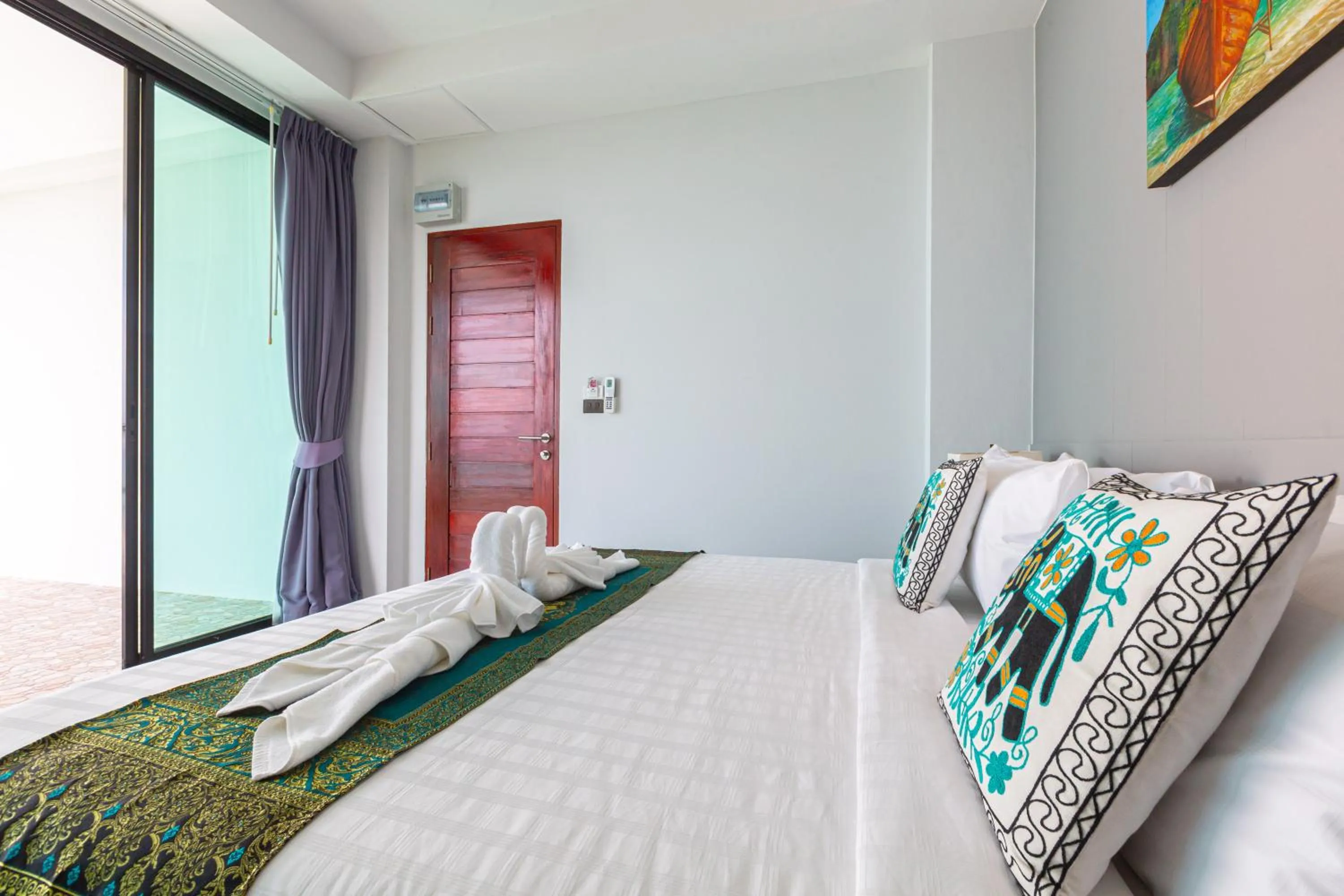 Bed in Rossarin Sea View Patong