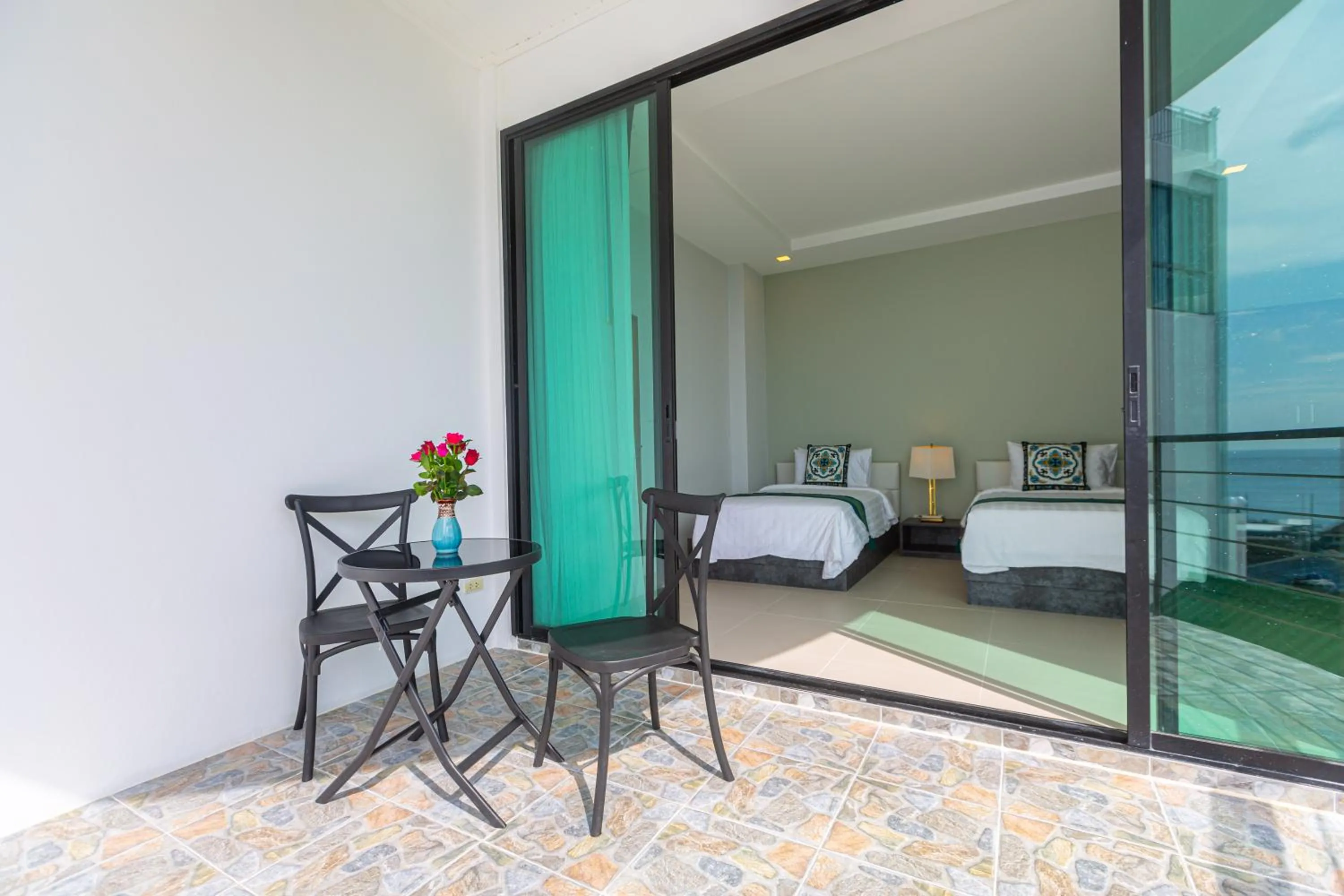 Bed in Rossarin Sea View Patong