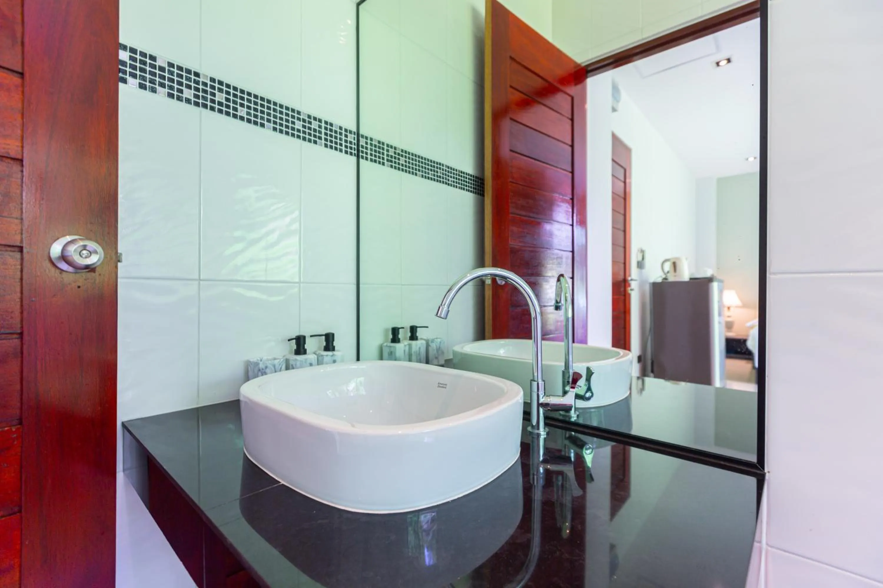 Bathroom in Rossarin Sea View Patong