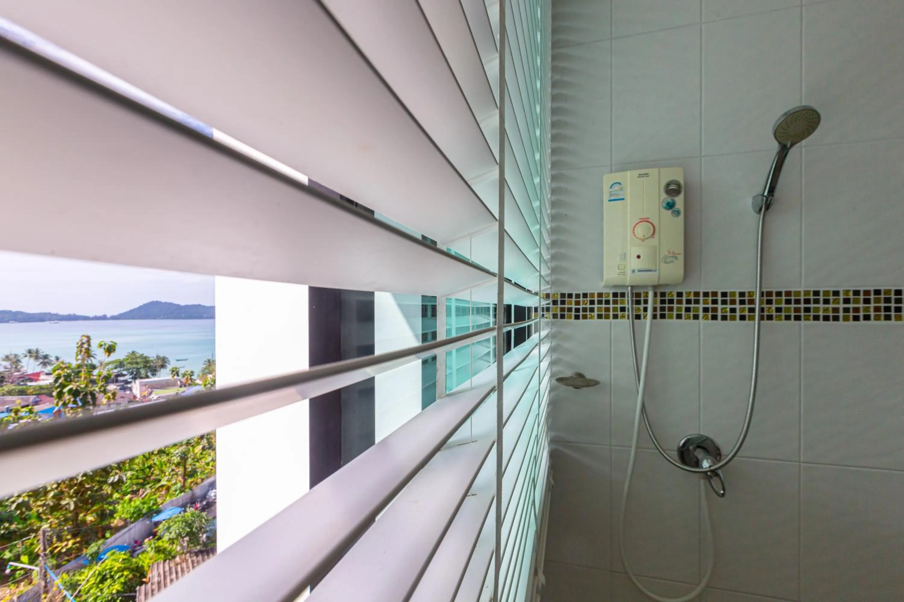Shower in Rossarin Sea View Patong