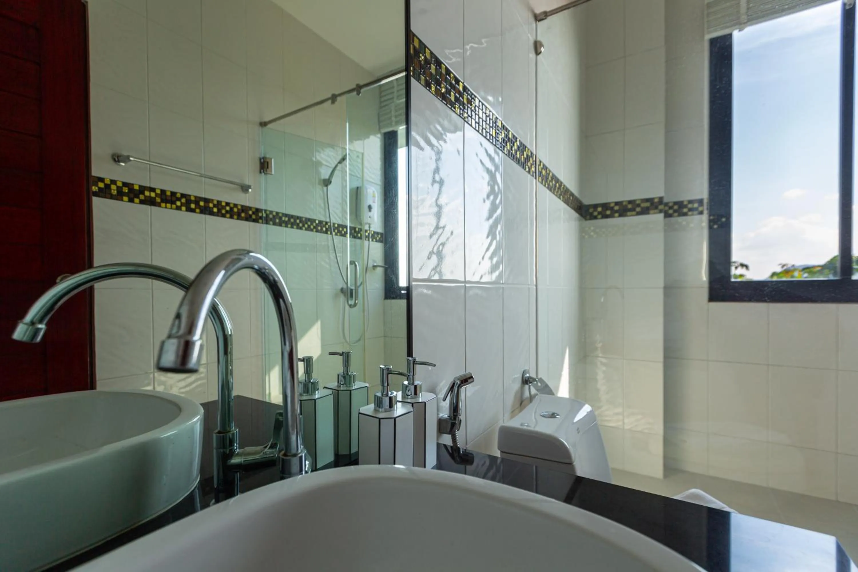 Shower in Rossarin Sea View Patong