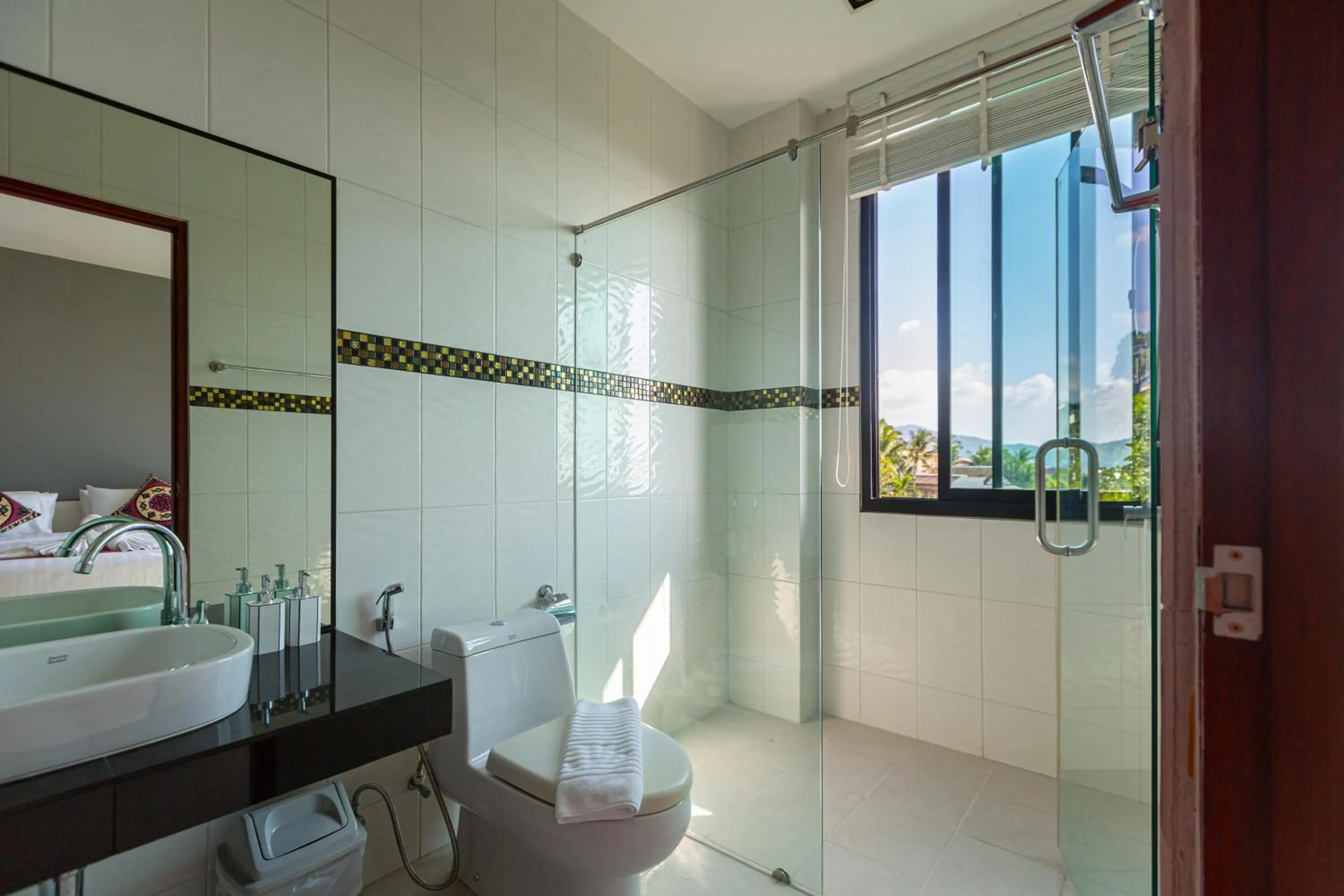 Shower in Rossarin Sea View Patong