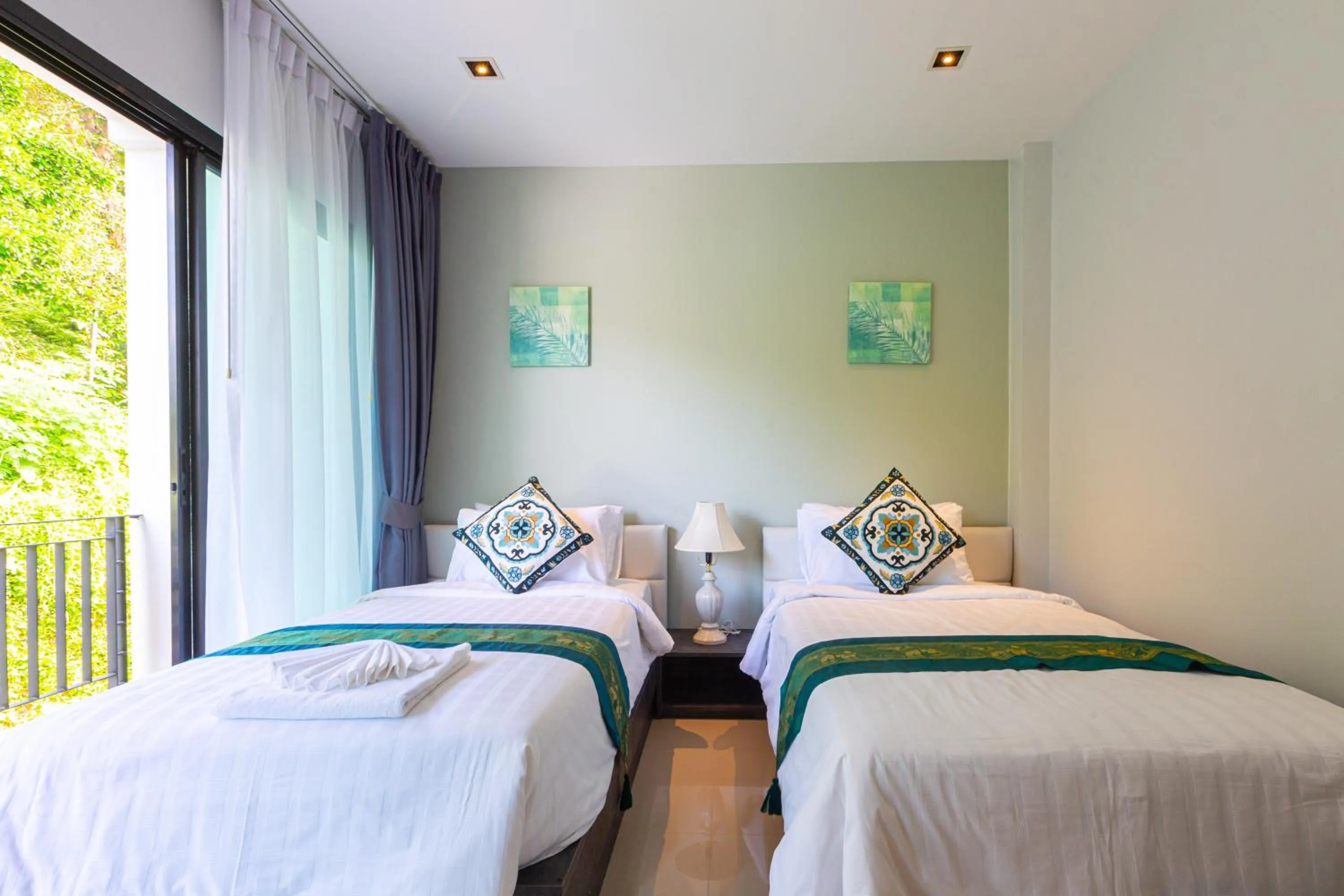 Bed in Rossarin Sea View Patong