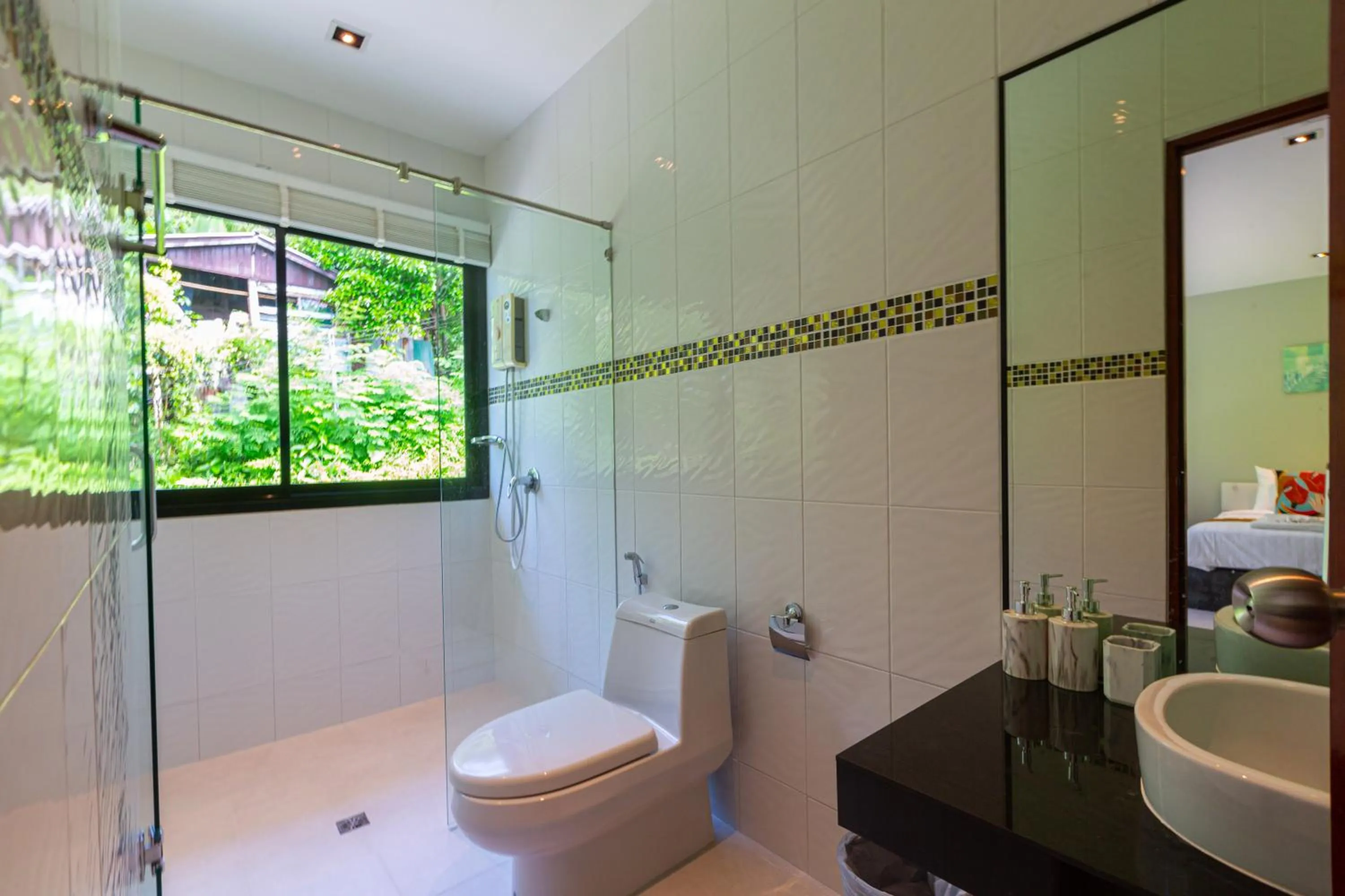 Toilet in Rossarin Sea View Patong