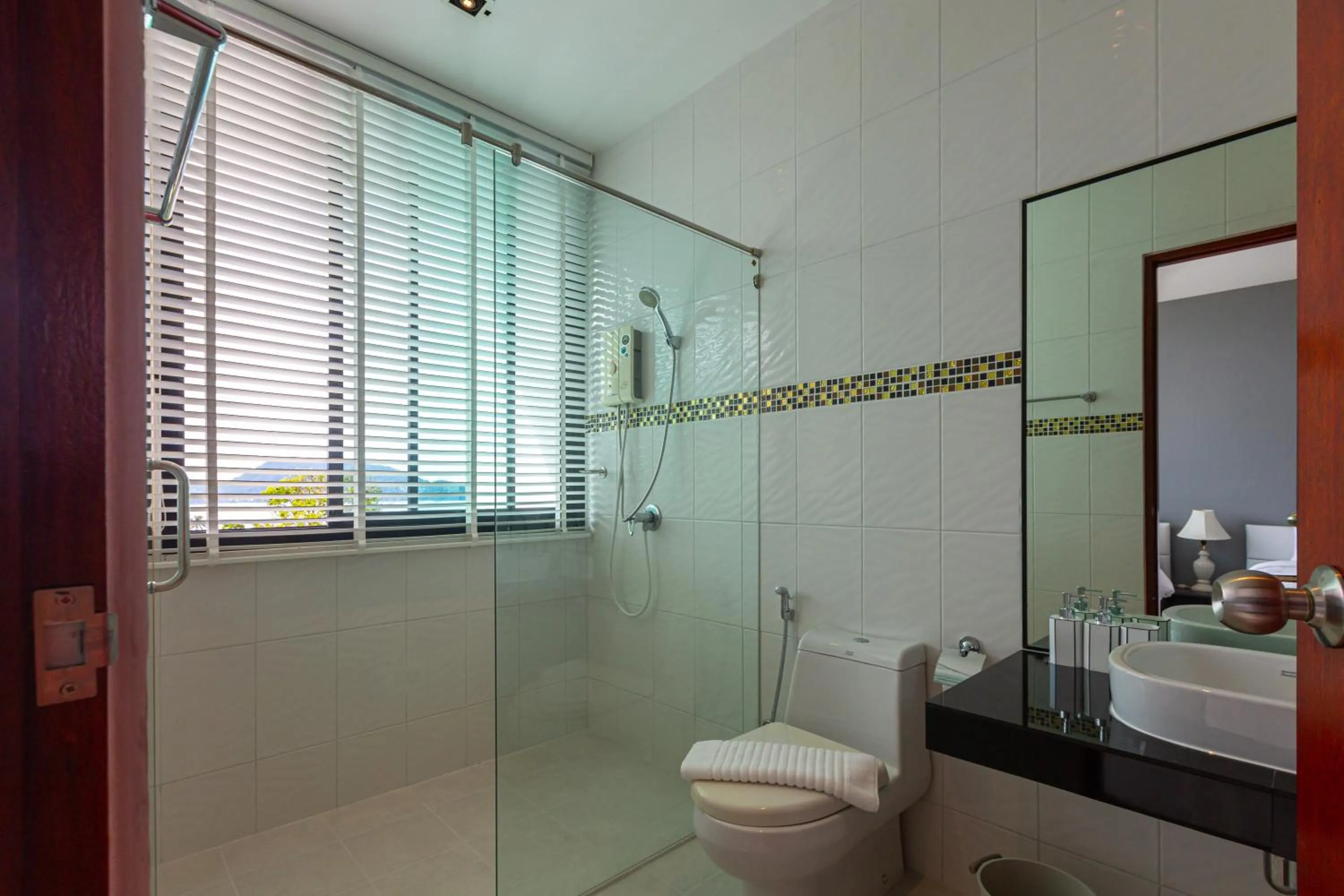 Shower in Rossarin Sea View Patong